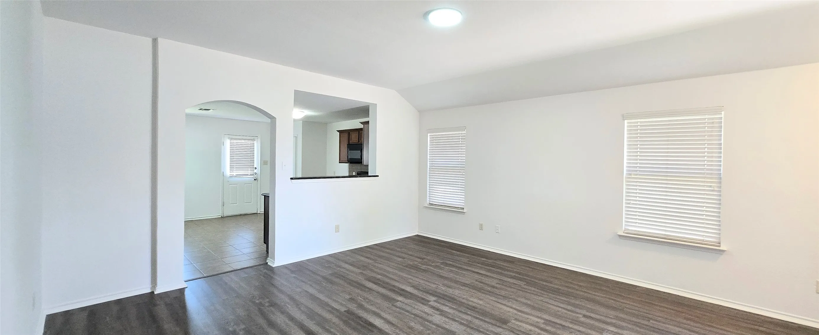 Single Family Residence For Rent in Collin County , 319 Elam Drive, Anna, Texas 75409, 4 Bedroom, 2 Bathroom, 2 Garage spaces, 1,645 Sqft, built in 2014, mls#21354819, Real Estate Agent in Anna, Homes For Rent in Collin county, Homes For Rent in Anna, Realtor in Anna Texas, Real Estate Brokerage Independent Realty Texas, Luminita Cordes Realtor