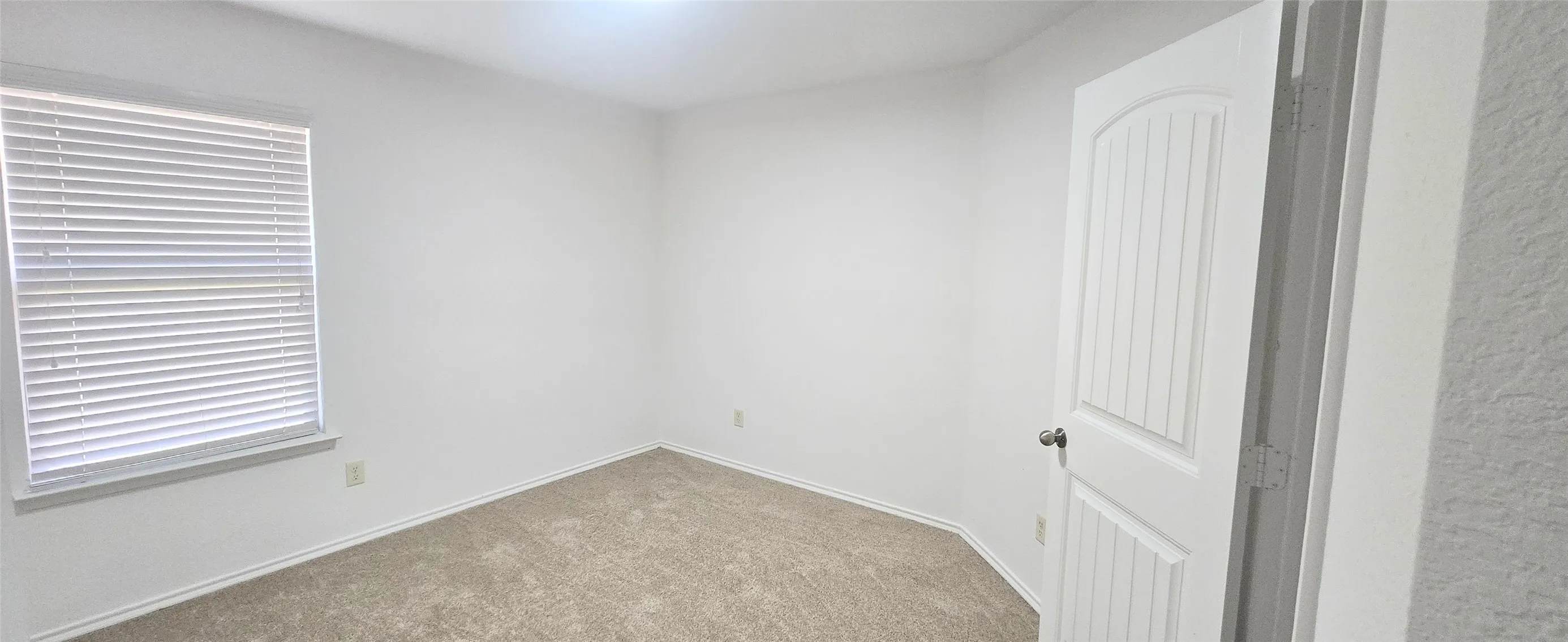 Single Family Residence For Rent in Collin County , 319 Elam Drive, Anna, Texas 75409, 4 Bedroom, 2 Bathroom, 2 Garage spaces, 1,645 Sqft, built in 2014, mls#21354819, Real Estate Agent in Anna, Homes For Rent in Collin county, Homes For Rent in Anna, Realtor in Anna Texas, Real Estate Brokerage Independent Realty Texas, Luminita Cordes Realtor