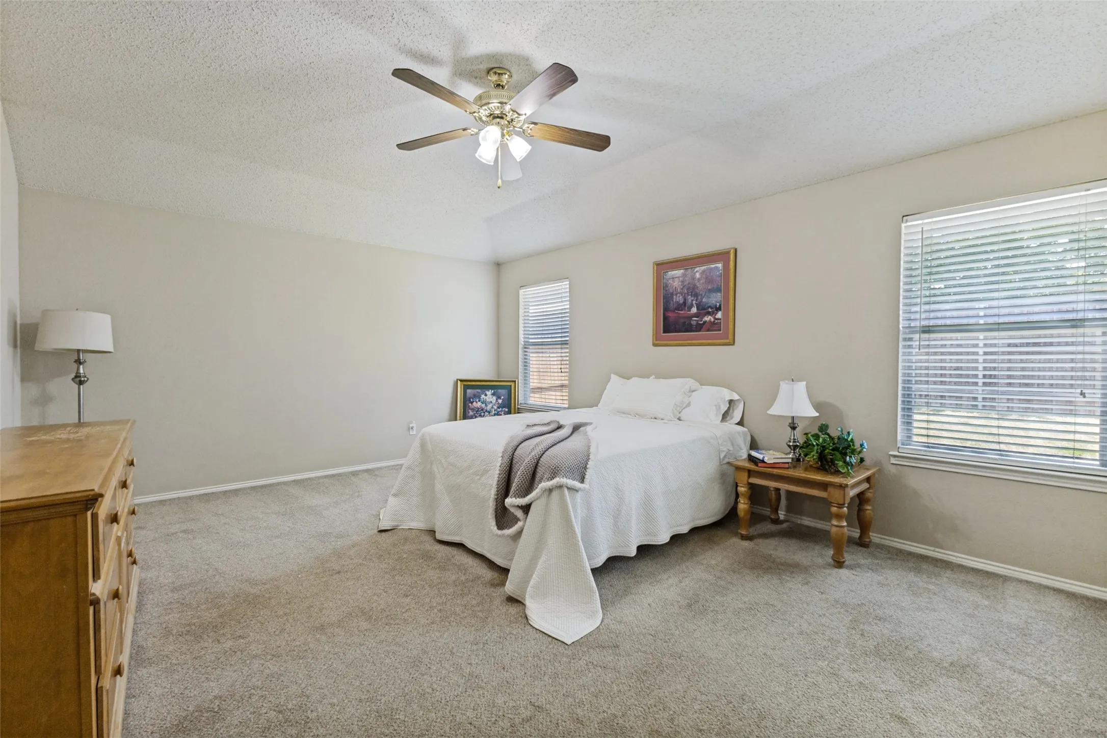 Single Family Residence For Sale in Dallas County , 2844 Goldfinch Drive, Mesquite, Texas 75181, 3 Bedroom, 2 Bathroom, 2 Garage spaces, 1,866 Sqft, built in 2003, mls#21354823, Real Estate Agent in Mesquite, Homes For Sale in Dallas county, Homes For Sale in Mesquite, Realtor in Mesquite Texas, Real Estate Brokerage Independent Realty Texas, Luminita Cordes Realtor