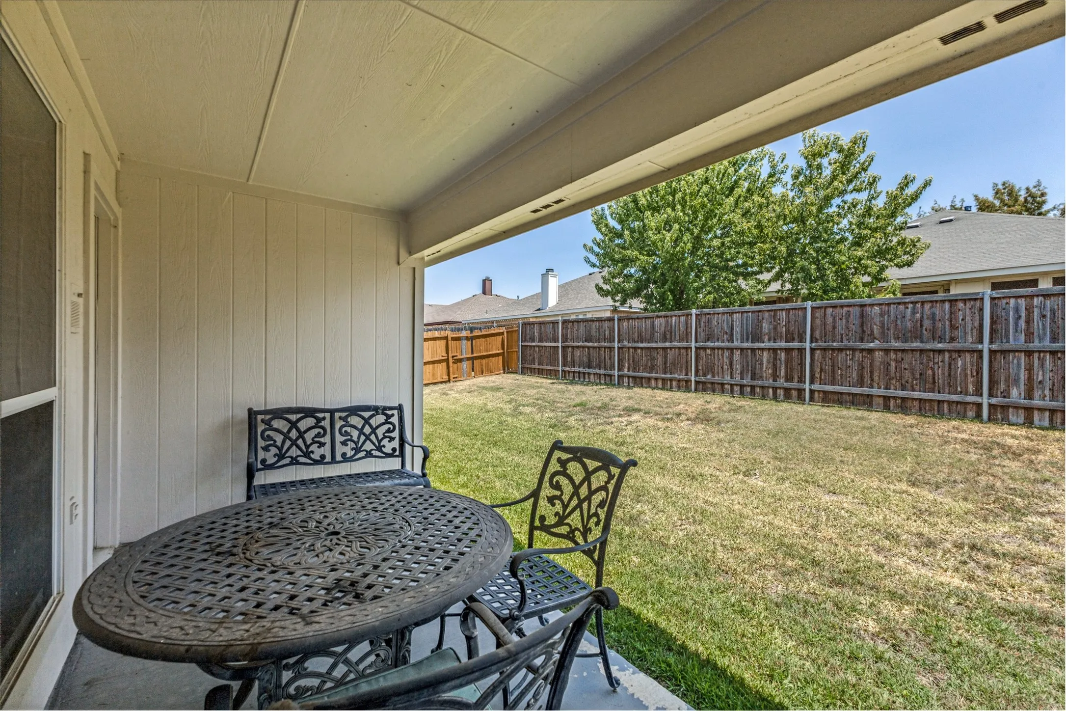 Single Family Residence For Sale in Dallas County , 2844 Goldfinch Drive, Mesquite, Texas 75181, 3 Bedroom, 2 Bathroom, 2 Garage spaces, 1,866 Sqft, built in 2003, mls#21354823, Real Estate Agent in Mesquite, Homes For Sale in Dallas county, Homes For Sale in Mesquite, Realtor in Mesquite Texas, Real Estate Brokerage Independent Realty Texas, Luminita Cordes Realtor