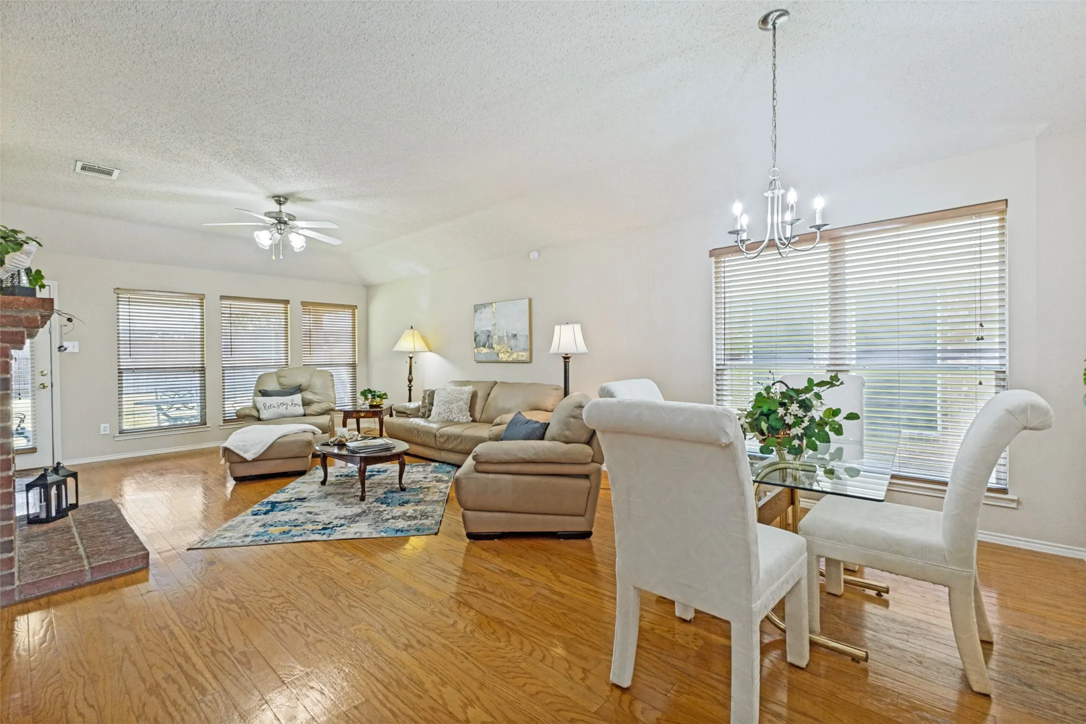 Single Family Residence For Sale in Dallas County , 2844 Goldfinch Drive, Mesquite, Texas 75181, 3 Bedroom, 2 Bathroom, 2 Garage spaces, 1,866 Sqft, built in 2003, mls#21354823, Real Estate Agent in Mesquite, Homes For Sale in Dallas county, Homes For Sale in Mesquite, Realtor in Mesquite Texas, Real Estate Brokerage Independent Realty Texas, Luminita Cordes Realtor