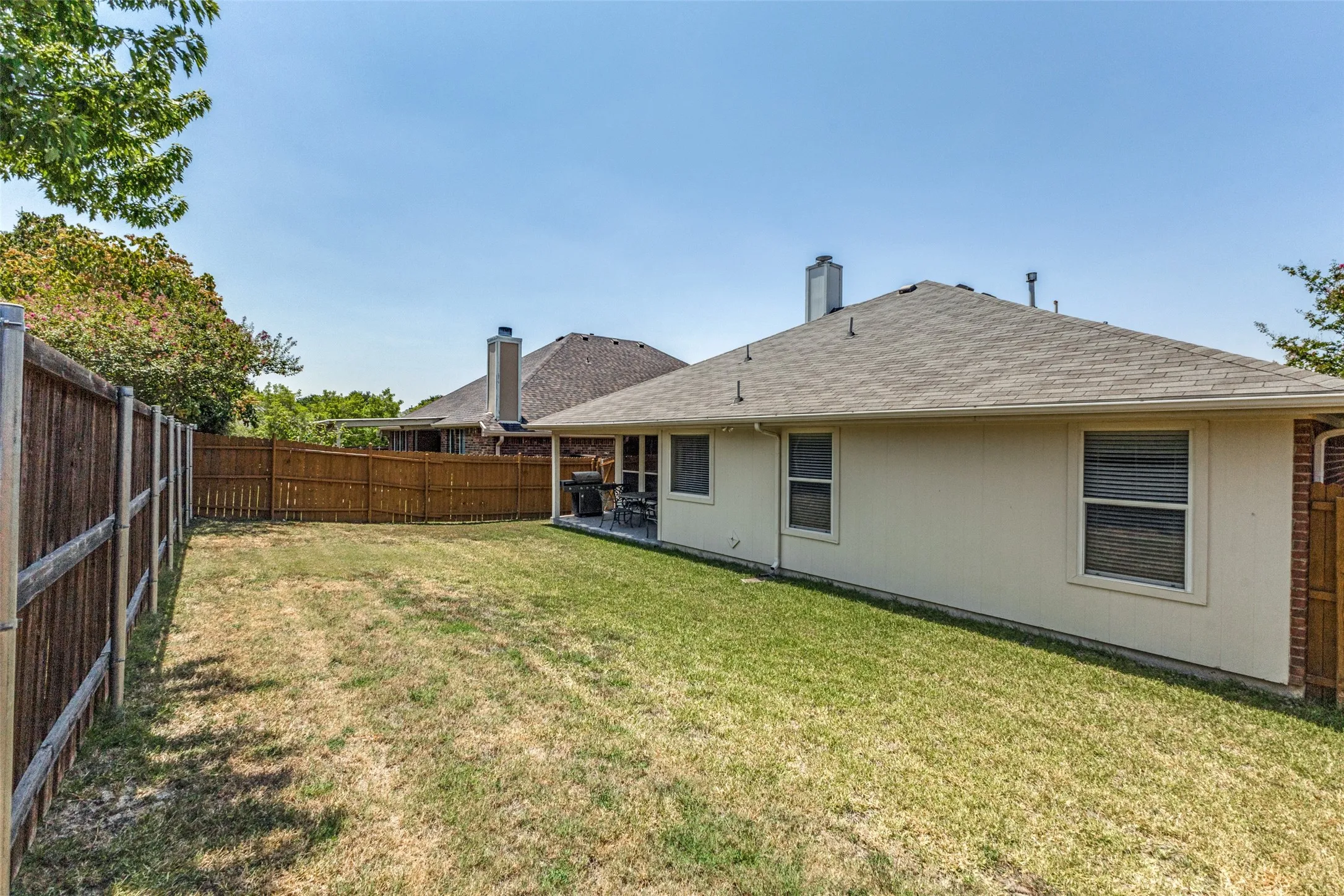 Single Family Residence For Sale in Dallas County , 2844 Goldfinch Drive, Mesquite, Texas 75181, 3 Bedroom, 2 Bathroom, 2 Garage spaces, 1,866 Sqft, built in 2003, mls#21354823, Real Estate Agent in Mesquite, Homes For Sale in Dallas county, Homes For Sale in Mesquite, Realtor in Mesquite Texas, Real Estate Brokerage Independent Realty Texas, Luminita Cordes Realtor