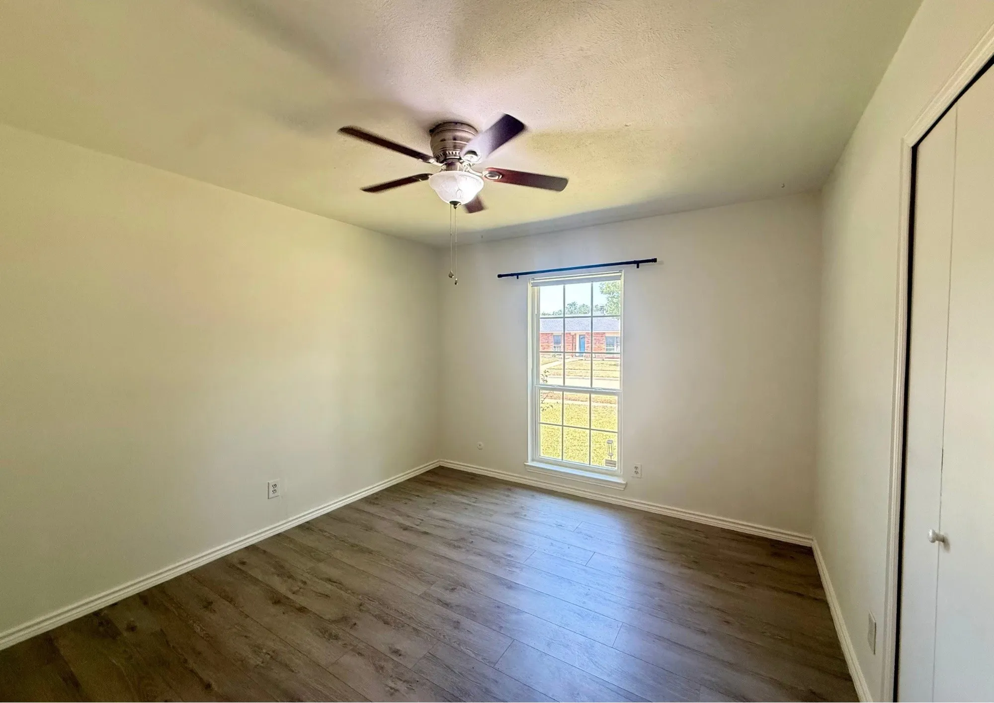 Single Family Residence For Sale in Dallas County , 8506 Londonderry Lane, Dallas, Texas 75228, 4 Bedroom, 2 Bathroom, 2 Garage spaces, 2,681 Sqft, built in 1977, mls#21354833, Real Estate Agent in Dallas, Homes For Sale in Dallas county, Homes For Sale in Dallas, Realtor in Dallas Texas, Real Estate Brokerage Independent Realty Texas, Luminita Cordes Realtor