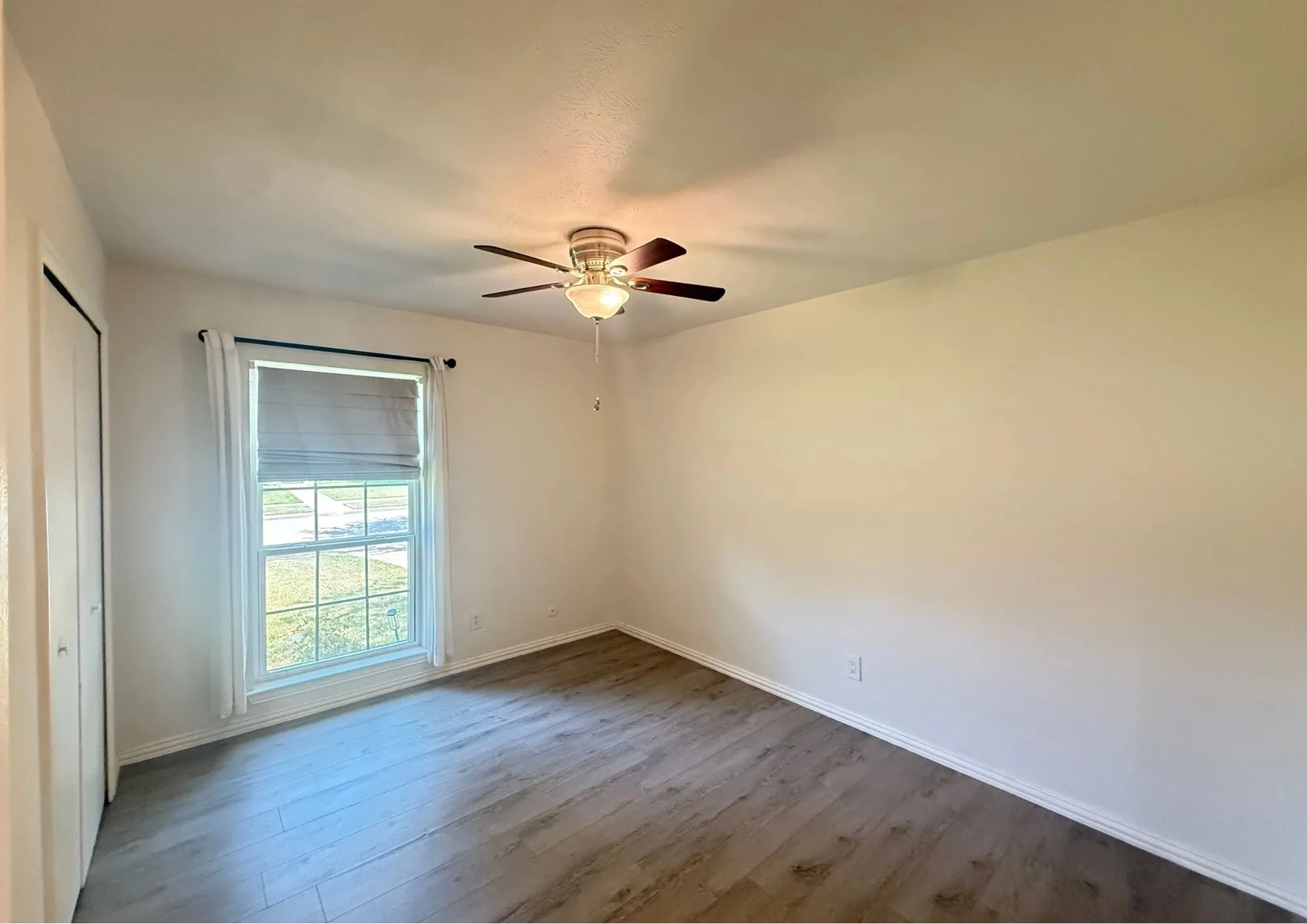 Single Family Residence For Sale in Dallas County , 8506 Londonderry Lane, Dallas, Texas 75228, 4 Bedroom, 2 Bathroom, 2 Garage spaces, 2,681 Sqft, built in 1977, mls#21354833, Real Estate Agent in Dallas, Homes For Sale in Dallas county, Homes For Sale in Dallas, Realtor in Dallas Texas, Real Estate Brokerage Independent Realty Texas, Luminita Cordes Realtor