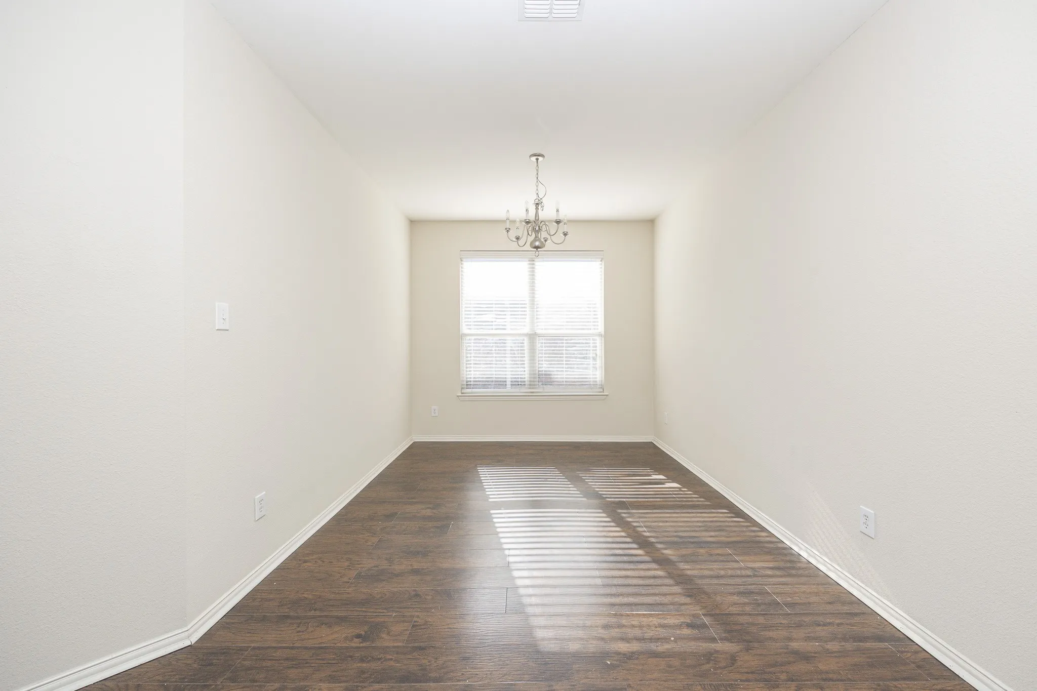 Single Family Residence For Rent in Collin County , 5728 Calloway Drive, Mc Kinney, Texas 75070, 3 Bedroom, 2 Bathroom, 2 Garage spaces, 1,796 Sqft, built in 2006, mls#21354834, Real Estate Agent in Mc Kinney, Homes For Rent in Collin county, Homes For Rent in Mc Kinney, Realtor in Mc Kinney Texas, Real Estate Brokerage Independent Realty Texas, Luminita Cordes Realtor