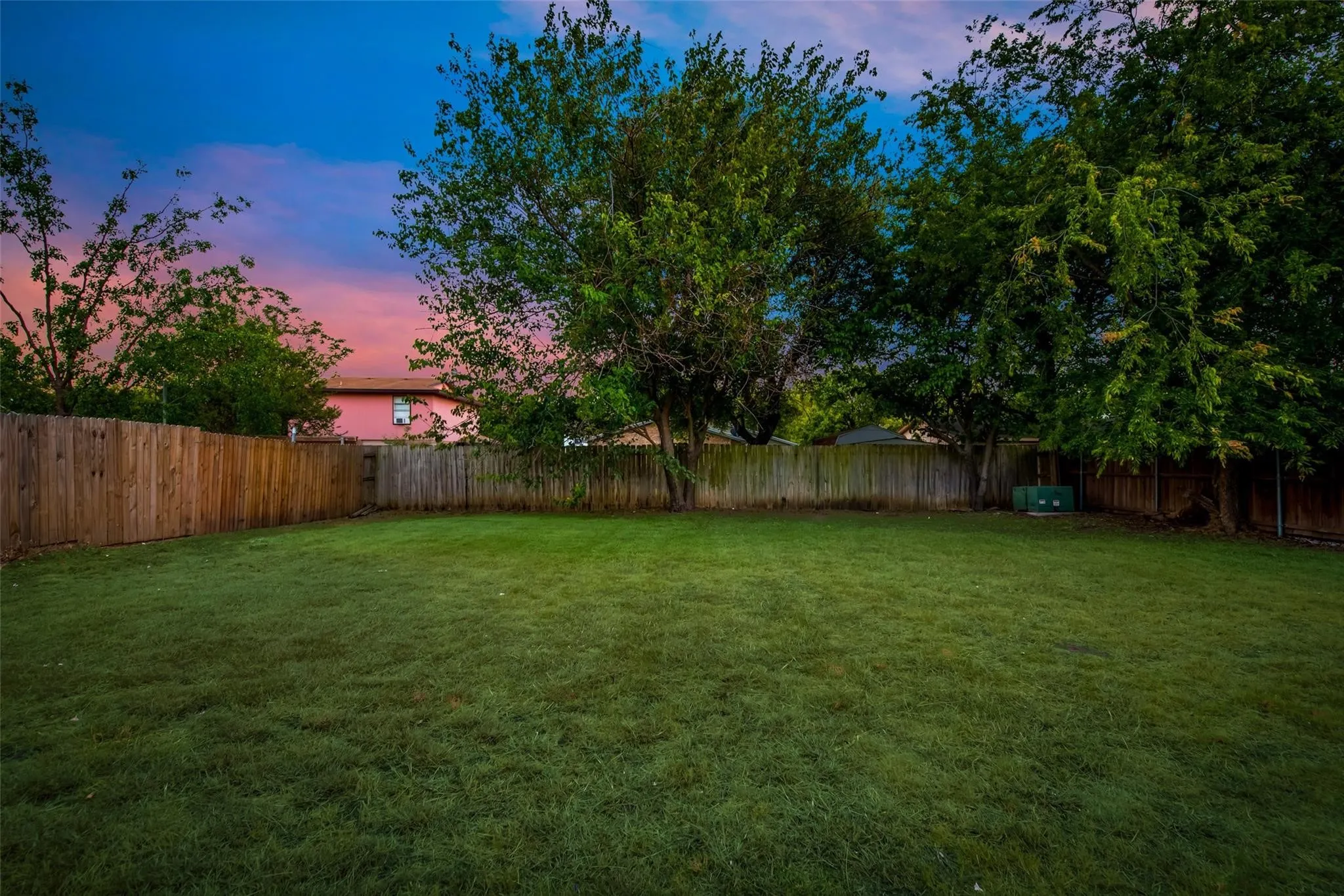 Single Family Residence For Rent in Tarrant County , 2436 Dancy Drive N, Fort Worth, Texas 76131, 3 Bedroom, 2 Bathroom, 1 Garage spaces, 1,070 Sqft, built in 1982, mls#21354836, Real Estate Agent in Fort Worth, Homes For Rent in Tarrant county, Homes For Rent in Fort Worth, Realtor in Fort Worth Texas, Real Estate Brokerage Independent Realty Texas, Luminita Cordes Realtor