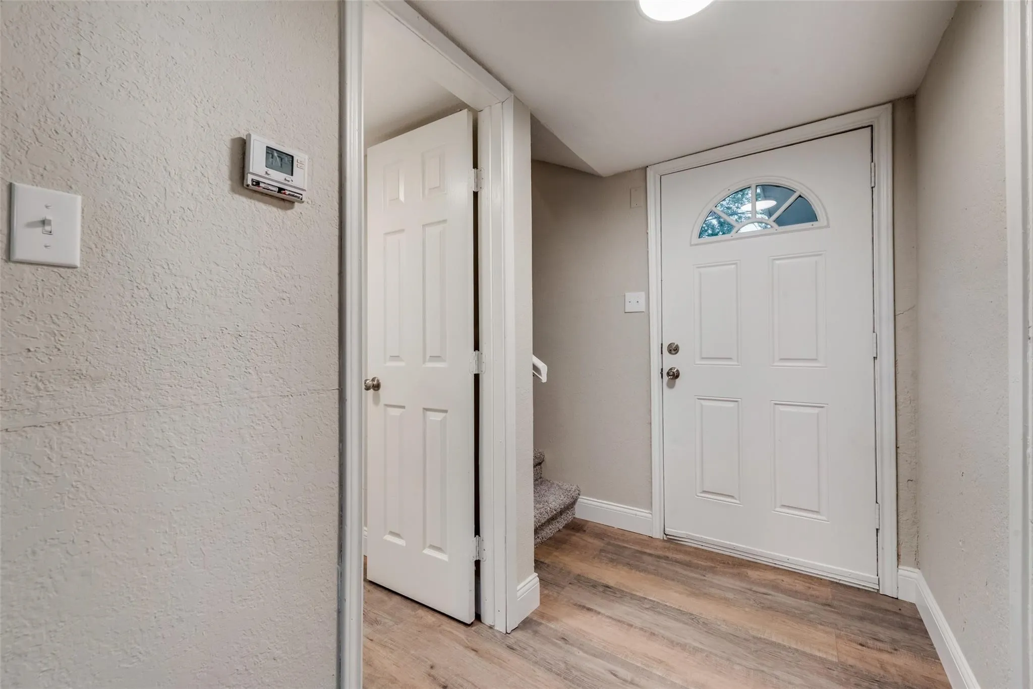 Single Family Residence For Rent in Tarrant County , 2436 Dancy Drive N, Fort Worth, Texas 76131, 3 Bedroom, 2 Bathroom, 1 Garage spaces, 1,070 Sqft, built in 1982, mls#21354836, Real Estate Agent in Fort Worth, Homes For Rent in Tarrant county, Homes For Rent in Fort Worth, Realtor in Fort Worth Texas, Real Estate Brokerage Independent Realty Texas, Luminita Cordes Realtor