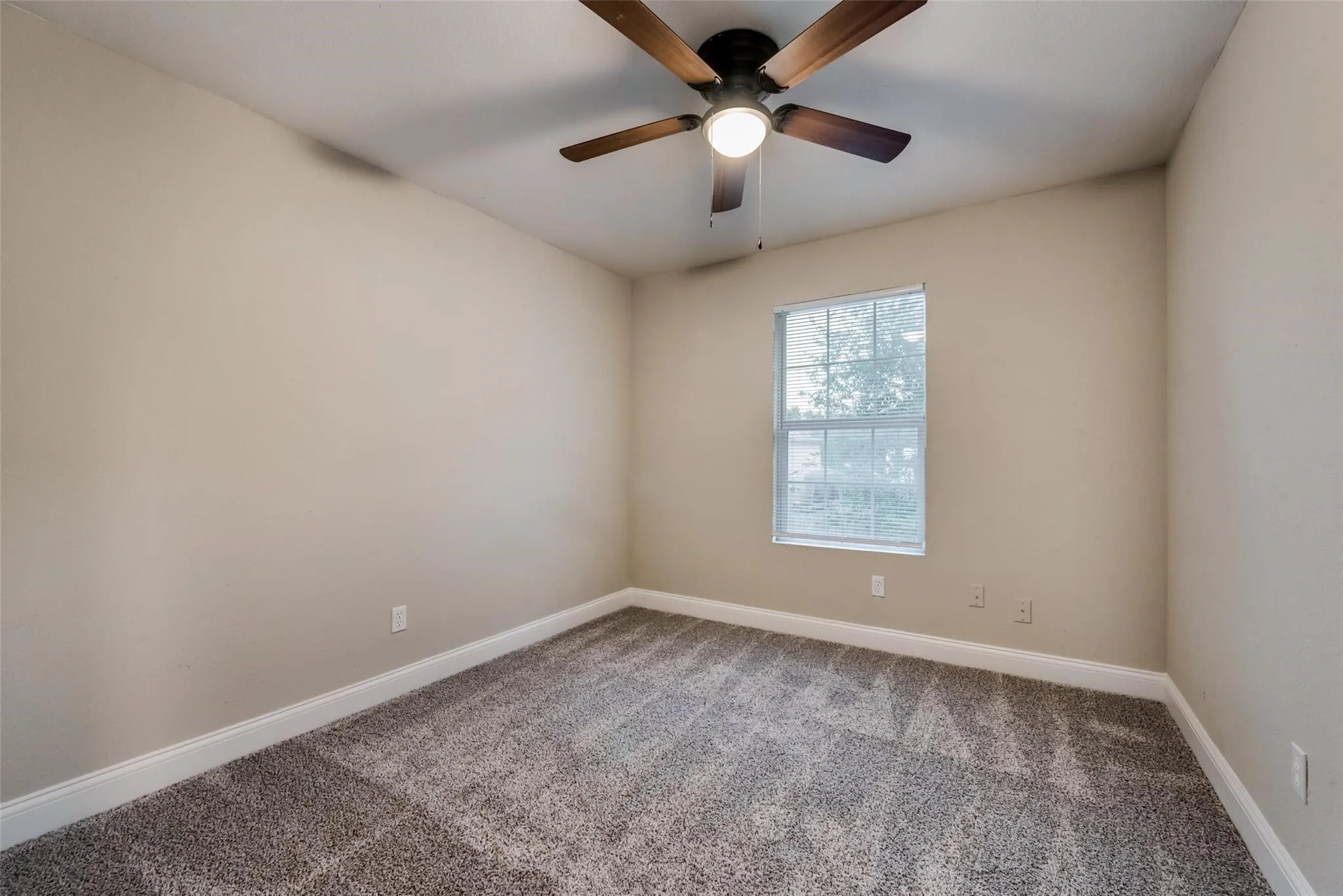 Single Family Residence For Rent in Tarrant County , 2436 Dancy Drive N, Fort Worth, Texas 76131, 3 Bedroom, 2 Bathroom, 1 Garage spaces, 1,070 Sqft, built in 1982, mls#21354836, Real Estate Agent in Fort Worth, Homes For Rent in Tarrant county, Homes For Rent in Fort Worth, Realtor in Fort Worth Texas, Real Estate Brokerage Independent Realty Texas, Luminita Cordes Realtor