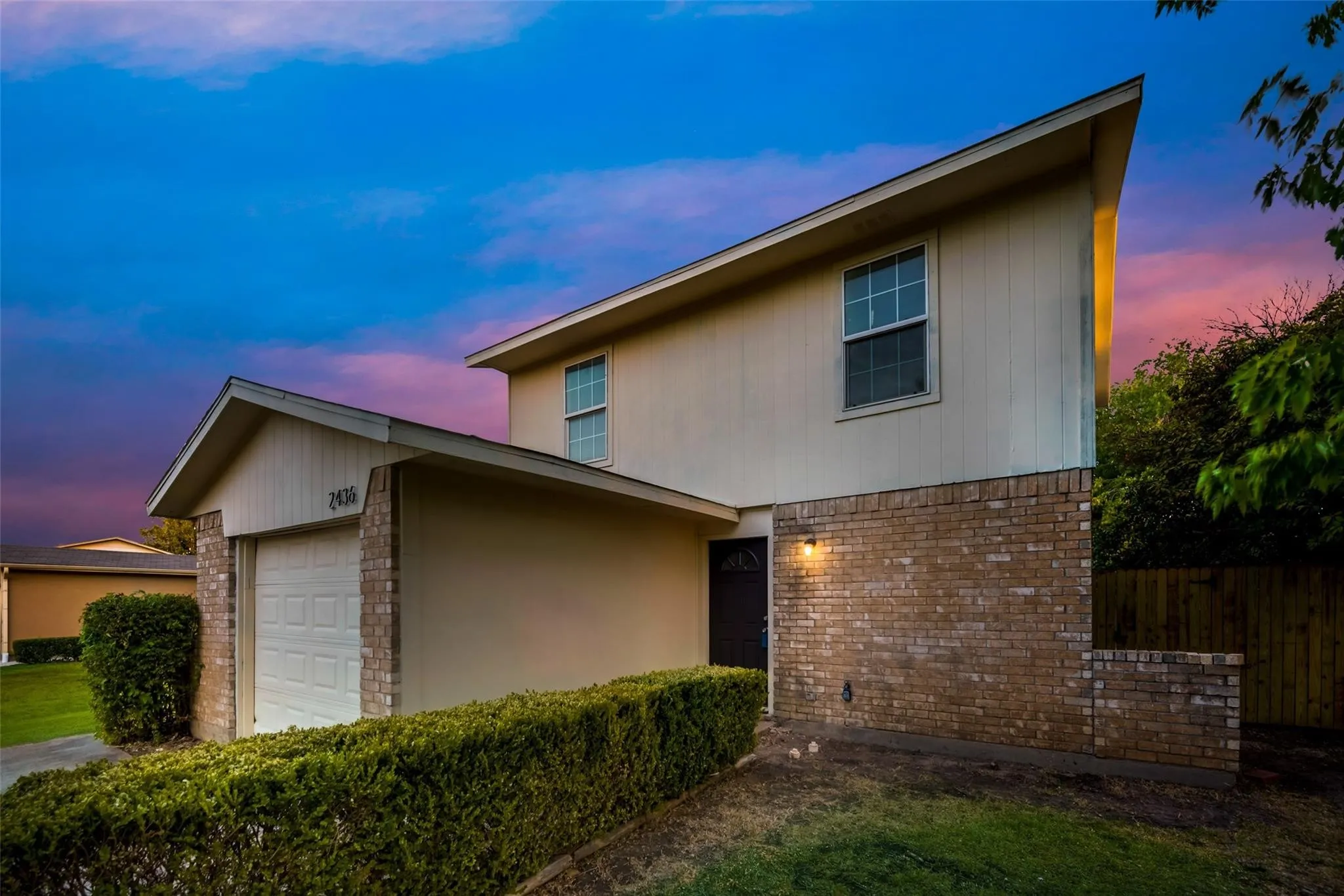Single Family Residence For Rent in Tarrant County , 2436 Dancy Drive N, Fort Worth, Texas 76131, 3 Bedroom, 2 Bathroom, 1 Garage spaces, 1,070 Sqft, built in 1982, mls#21354836, Real Estate Agent in Fort Worth, Homes For Rent in Tarrant county, Homes For Rent in Fort Worth, Realtor in Fort Worth Texas, Real Estate Brokerage Independent Realty Texas, Luminita Cordes Realtor