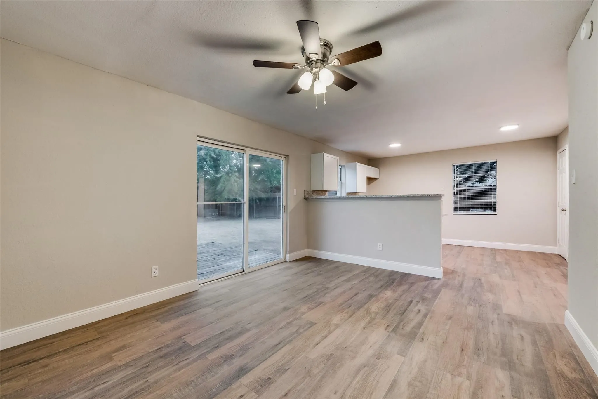 Single Family Residence For Rent in Tarrant County , 2436 Dancy Drive N, Fort Worth, Texas 76131, 3 Bedroom, 2 Bathroom, 1 Garage spaces, 1,070 Sqft, built in 1982, mls#21354836, Real Estate Agent in Fort Worth, Homes For Rent in Tarrant county, Homes For Rent in Fort Worth, Realtor in Fort Worth Texas, Real Estate Brokerage Independent Realty Texas, Luminita Cordes Realtor