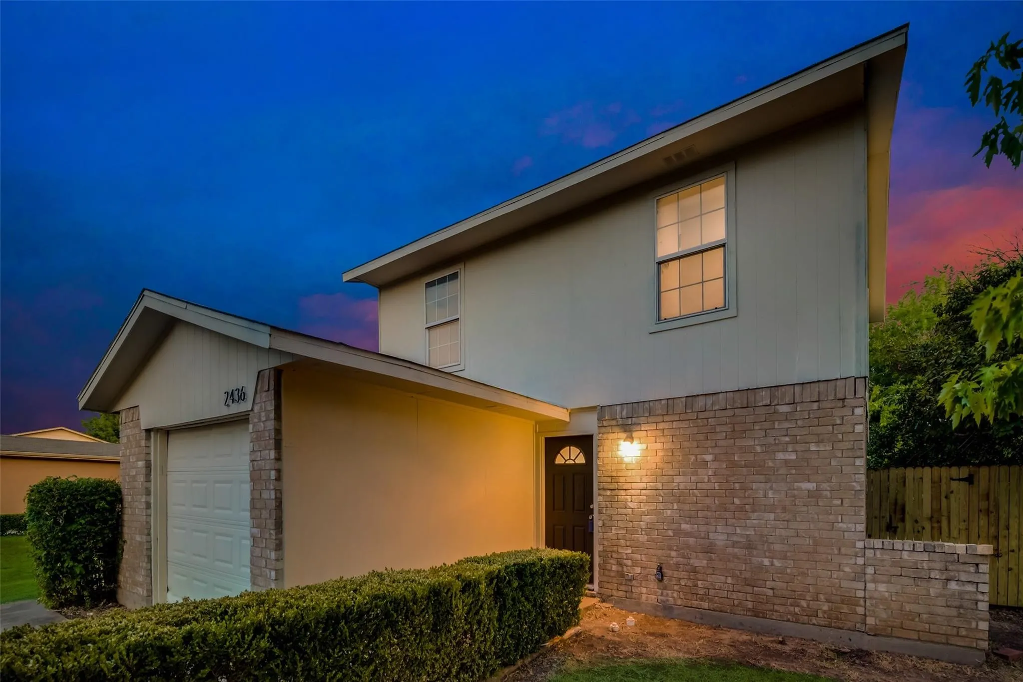 Single Family Residence For Rent in Tarrant County , 2436 Dancy Drive N, Fort Worth, Texas 76131, 3 Bedroom, 2 Bathroom, 1 Garage spaces, 1,070 Sqft, built in 1982, mls#21354836, Real Estate Agent in Fort Worth, Homes For Rent in Tarrant county, Homes For Rent in Fort Worth, Realtor in Fort Worth Texas, Real Estate Brokerage Independent Realty Texas, Luminita Cordes Realtor