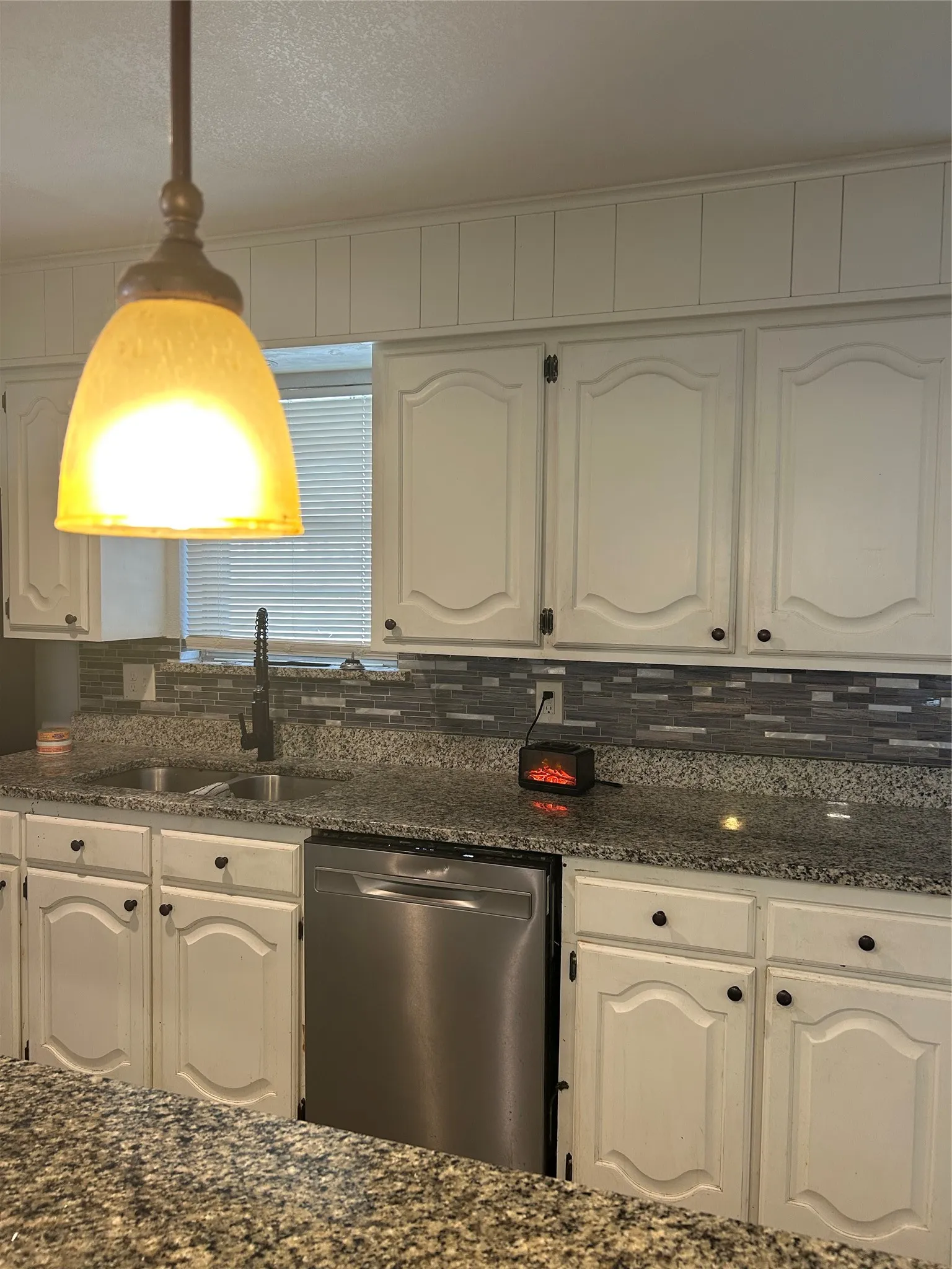 Single Family Residence For Sale in Dallas County , 2725 Mark Drive, Mesquite, Texas 75150, 4 Bedroom, 3 Bathroom, 2 Garage spaces, 1,705 Sqft, built in 1968, mls#21354759, Real Estate Agent in Mesquite, Homes For Sale in Dallas county, Homes For Sale in Mesquite, Realtor in Mesquite Texas, Real Estate Brokerage Independent Realty Texas, Luminita Cordes Realtor