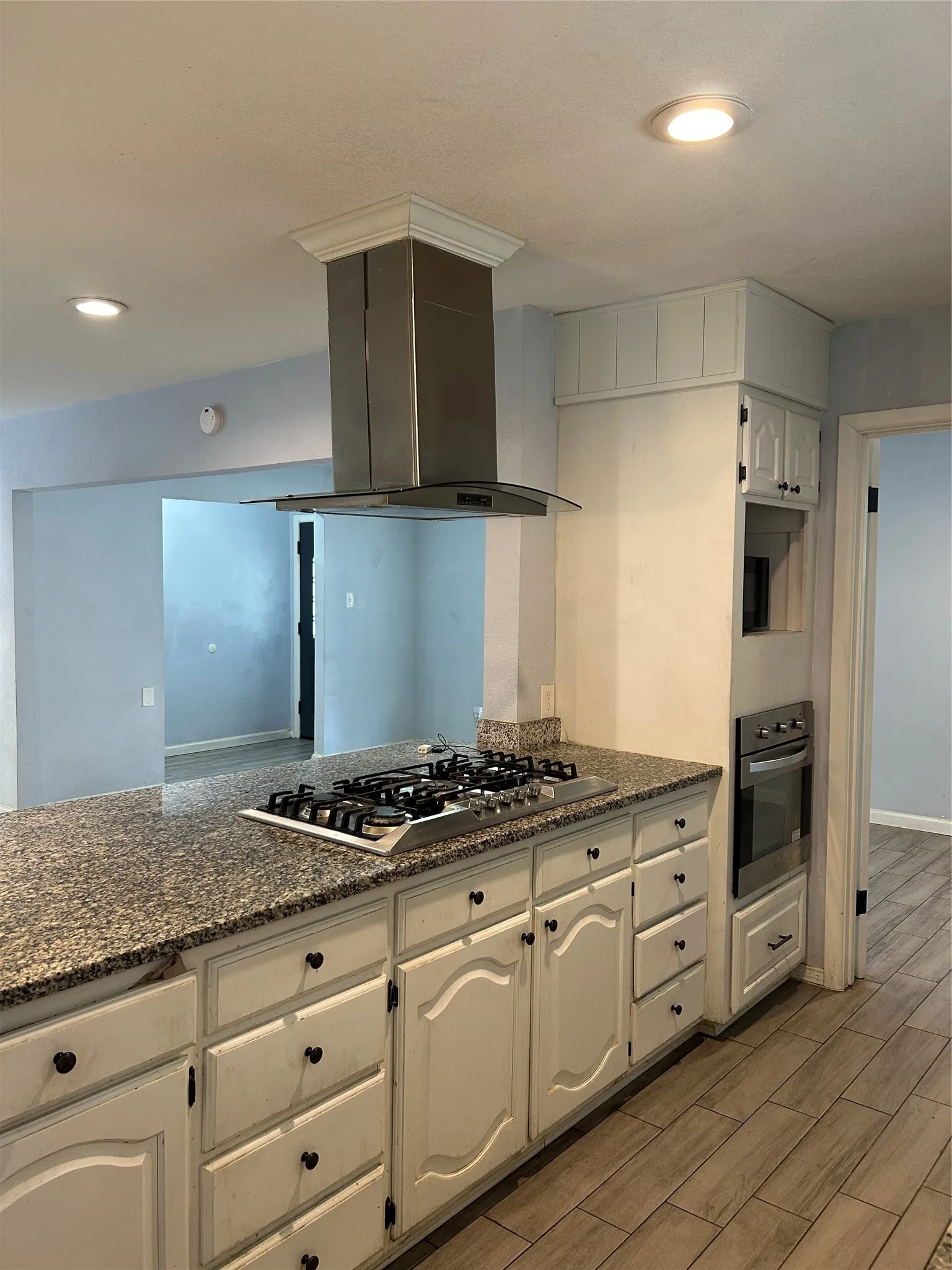 Single Family Residence For Sale in Dallas County , 2725 Mark Drive, Mesquite, Texas 75150, 4 Bedroom, 3 Bathroom, 2 Garage spaces, 1,705 Sqft, built in 1968, mls#21354759, Real Estate Agent in Mesquite, Homes For Sale in Dallas county, Homes For Sale in Mesquite, Realtor in Mesquite Texas, Real Estate Brokerage Independent Realty Texas, Luminita Cordes Realtor