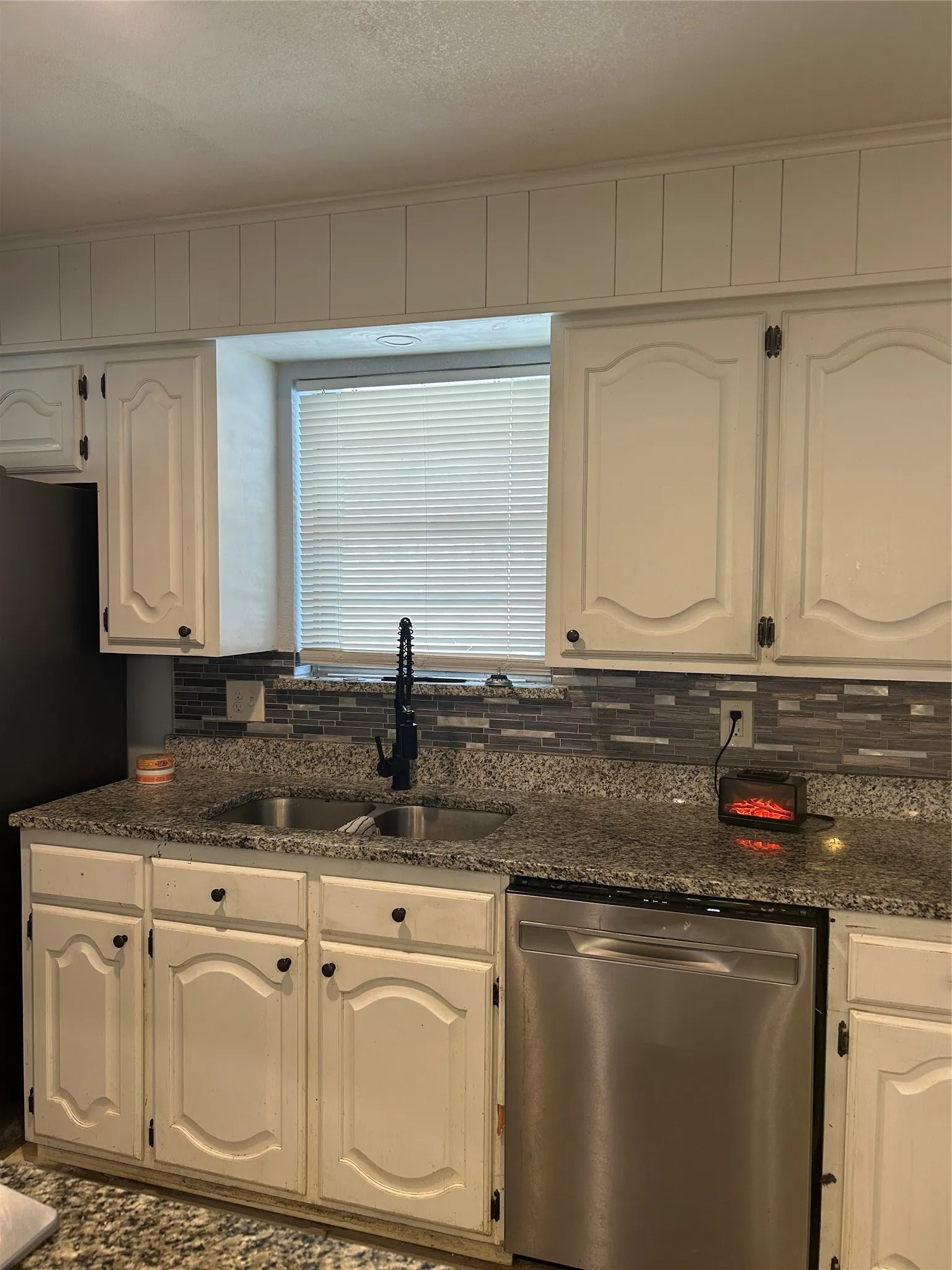 Single Family Residence For Sale in Dallas County , 2725 Mark Drive, Mesquite, Texas 75150, 4 Bedroom, 3 Bathroom, 2 Garage spaces, 1,705 Sqft, built in 1968, mls#21354759, Real Estate Agent in Mesquite, Homes For Sale in Dallas county, Homes For Sale in Mesquite, Realtor in Mesquite Texas, Real Estate Brokerage Independent Realty Texas, Luminita Cordes Realtor