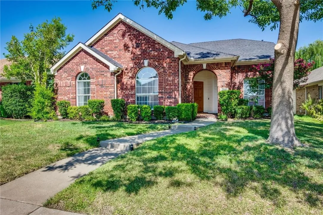 Single Family Residence For Sale in Collin County , 6734 Richmond Drive, Frisco, Texas 75035, 3 Bedroom, 2 Bathroom, 2 Garage spaces, 2,078 Sqft, built in 2000, Price $415,000, mls#21354849, Real Estate Agent in Frisco, Homes For Sale in Collin county, Homes For Sale in Frisco, Realtor in Frisco Texas, Real Estate Brokerage Independent Realty Texas, Luminita Cordes Realtor