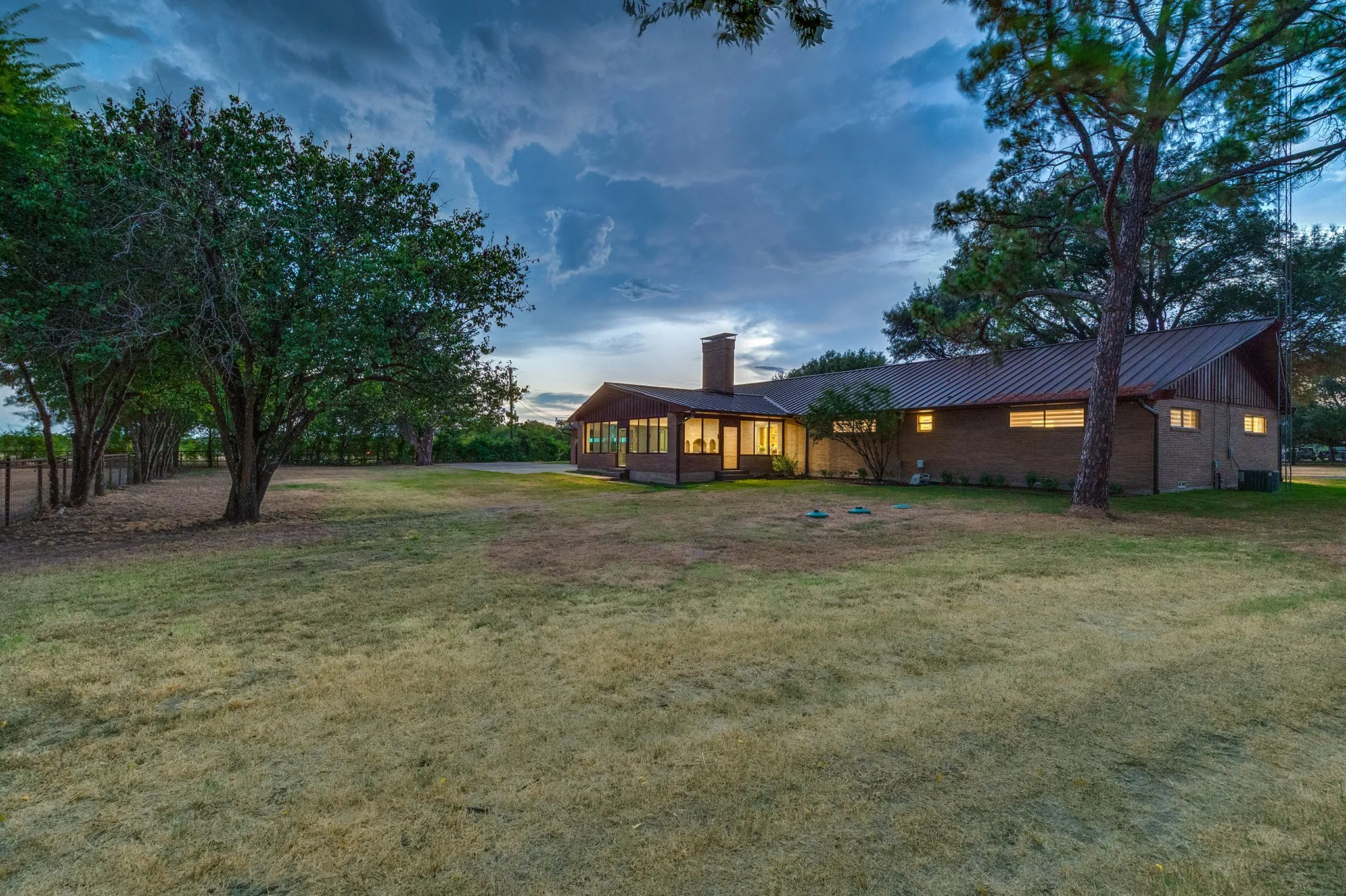 Farm For Sale in Van Zandt County , 4104 VZ County Rd 3501, Wills Point, Texas 75169, 6 Bedroom, 3 Bathroom, 5 Garage spaces, 4,840 Sqft, built in 1975, mls#21354851, Real Estate Agent in Wills Point, Homes For Sale in Van Zandt county, Homes For Sale in Wills Point, Realtor in Wills Point Texas, Real Estate Brokerage Independent Realty Texas, Luminita Cordes Realtor