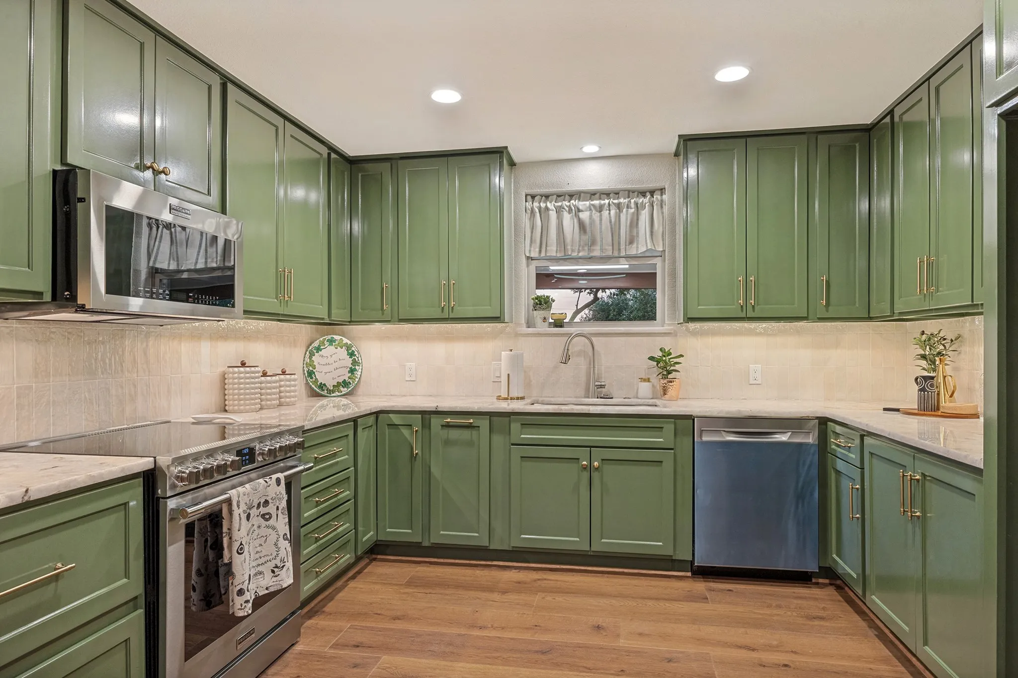 Farm For Sale in Van Zandt County , 4104 VZ County Rd 3501, Wills Point, Texas 75169, 6 Bedroom, 3 Bathroom, 5 Garage spaces, 4,840 Sqft, built in 1975, mls#21354851, Real Estate Agent in Wills Point, Homes For Sale in Van Zandt county, Homes For Sale in Wills Point, Realtor in Wills Point Texas, Real Estate Brokerage Independent Realty Texas, Luminita Cordes Realtor