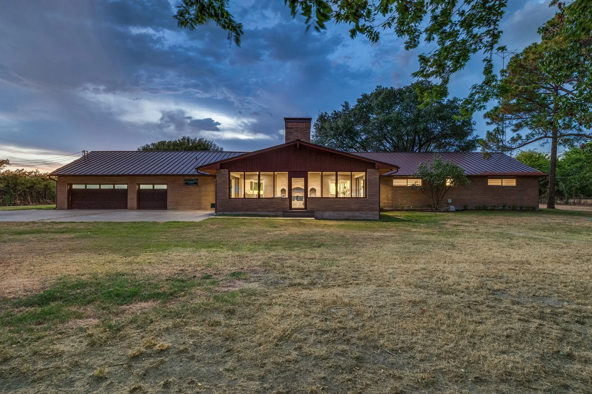 Farm For Sale in Van Zandt County , 4104 VZ County Rd 3501, Wills Point, Texas 75169, 6 Bedroom, 3 Bathroom, 5 Garage spaces, 4,840 Sqft, built in 1975, mls#21354851, Real Estate Agent in Wills Point, Homes For Sale in Van Zandt county, Homes For Sale in Wills Point, Realtor in Wills Point Texas, Real Estate Brokerage Independent Realty Texas, Luminita Cordes Realtor
