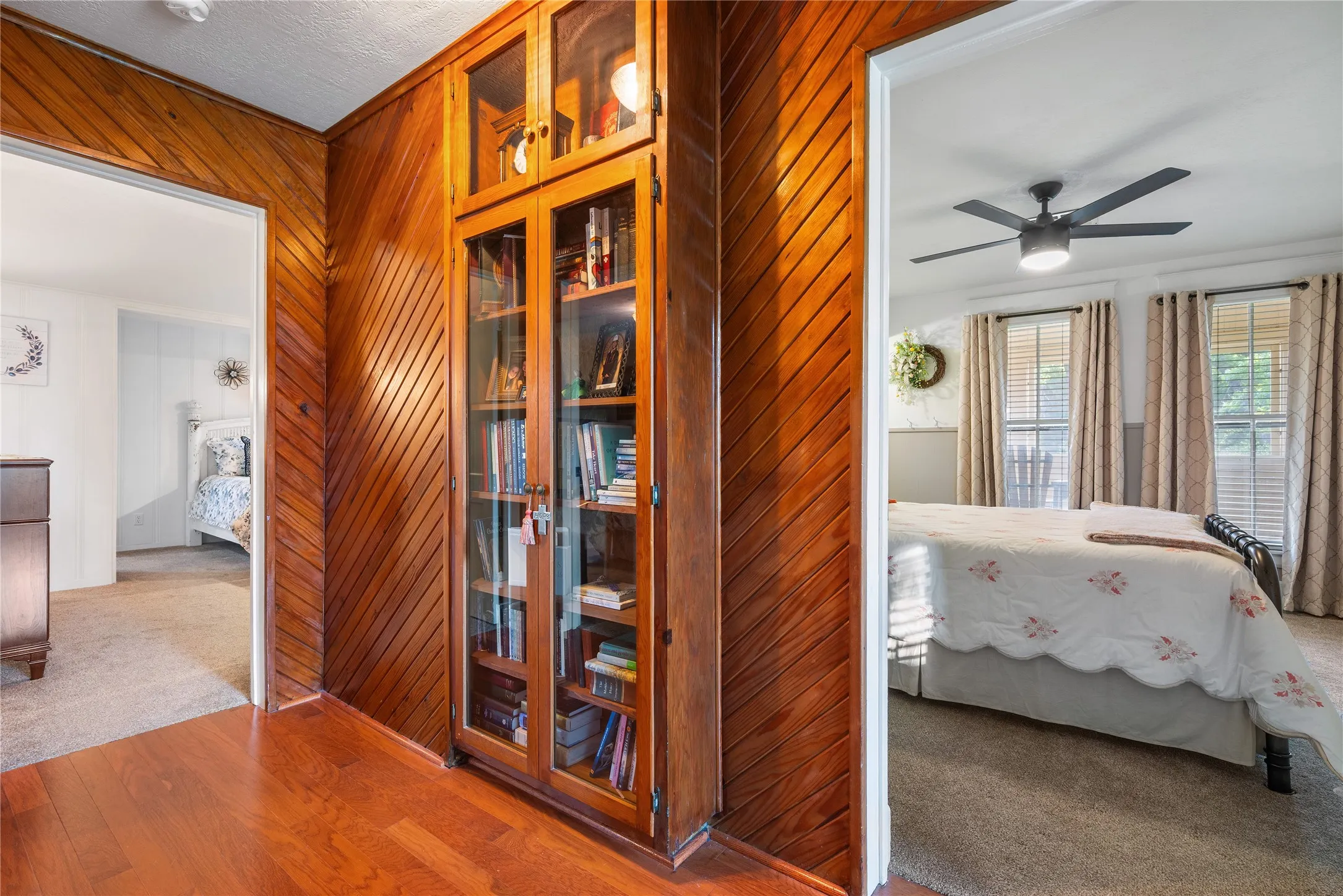 Single Family Residence For Sale in Bosque County , 415 N Avenue I, Clifton, Texas 76634, 3 Bedroom, 3 Bathroom, 3 Garage spaces, 2,490 Sqft, built in 1930, mls#21354010, Real Estate Agent in Clifton, Homes For Sale in Bosque county, Homes For Sale in Clifton, Realtor in Clifton Texas, Real Estate Brokerage Independent Realty Texas, Luminita Cordes Realtor