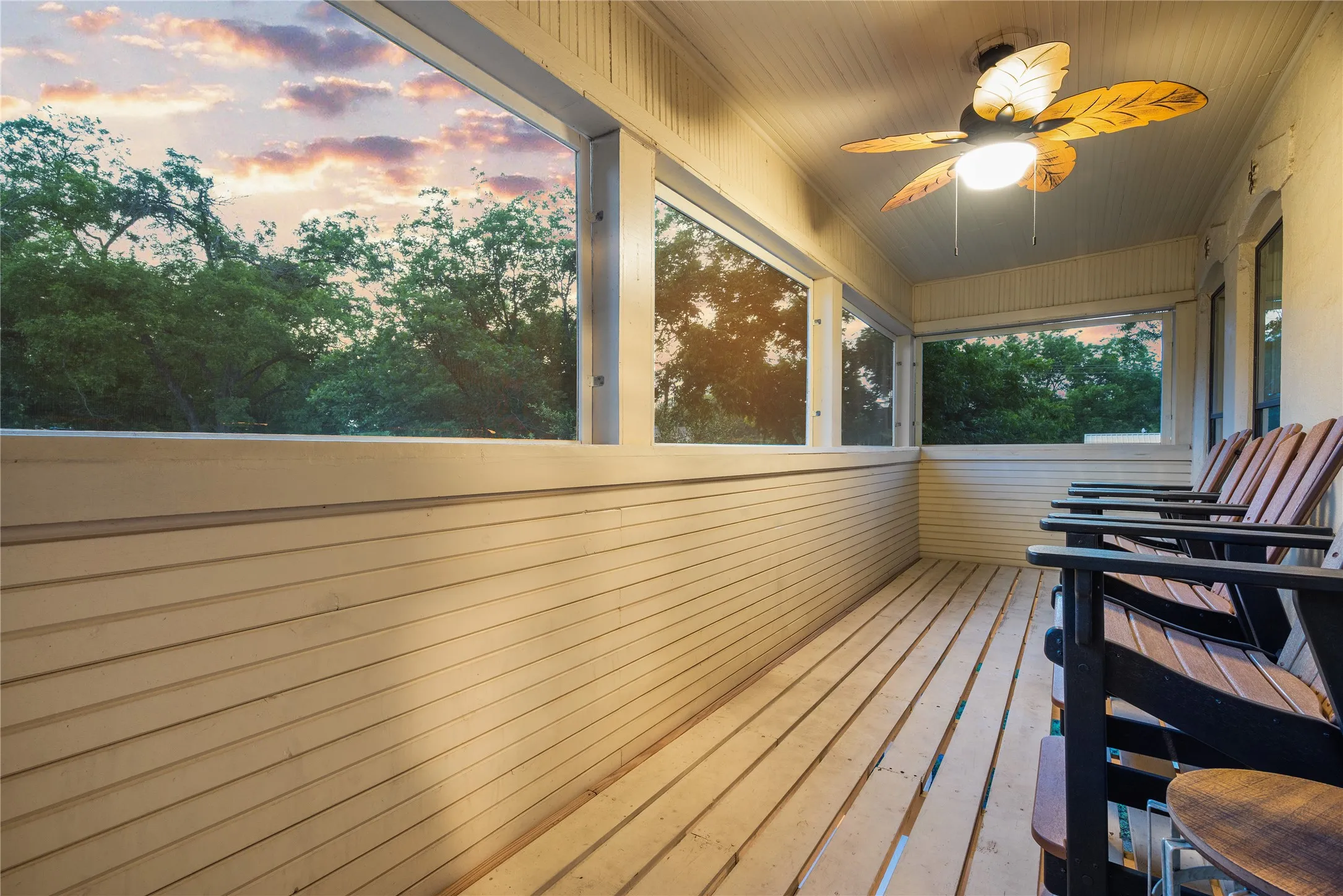 Single Family Residence For Sale in Bosque County , 415 N Avenue I, Clifton, Texas 76634, 3 Bedroom, 3 Bathroom, 3 Garage spaces, 2,490 Sqft, built in 1930, mls#21354010, Real Estate Agent in Clifton, Homes For Sale in Bosque county, Homes For Sale in Clifton, Realtor in Clifton Texas, Real Estate Brokerage Independent Realty Texas, Luminita Cordes Realtor