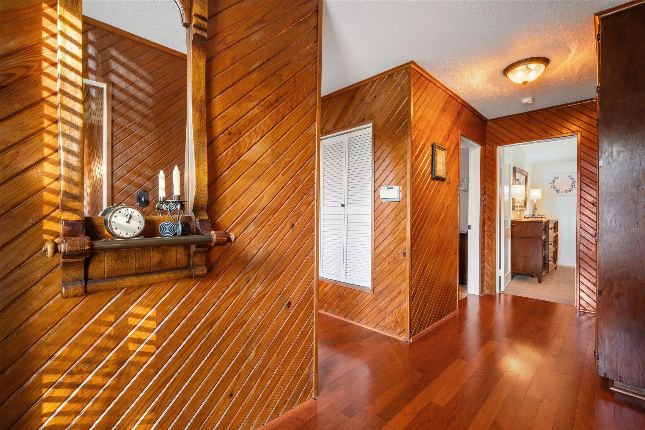 Single Family Residence For Sale in Bosque County , 415 N Avenue I, Clifton, Texas 76634, 3 Bedroom, 3 Bathroom, 3 Garage spaces, 2,490 Sqft, built in 1930, mls#21354010, Real Estate Agent in Clifton, Homes For Sale in Bosque county, Homes For Sale in Clifton, Realtor in Clifton Texas, Real Estate Brokerage Independent Realty Texas, Luminita Cordes Realtor