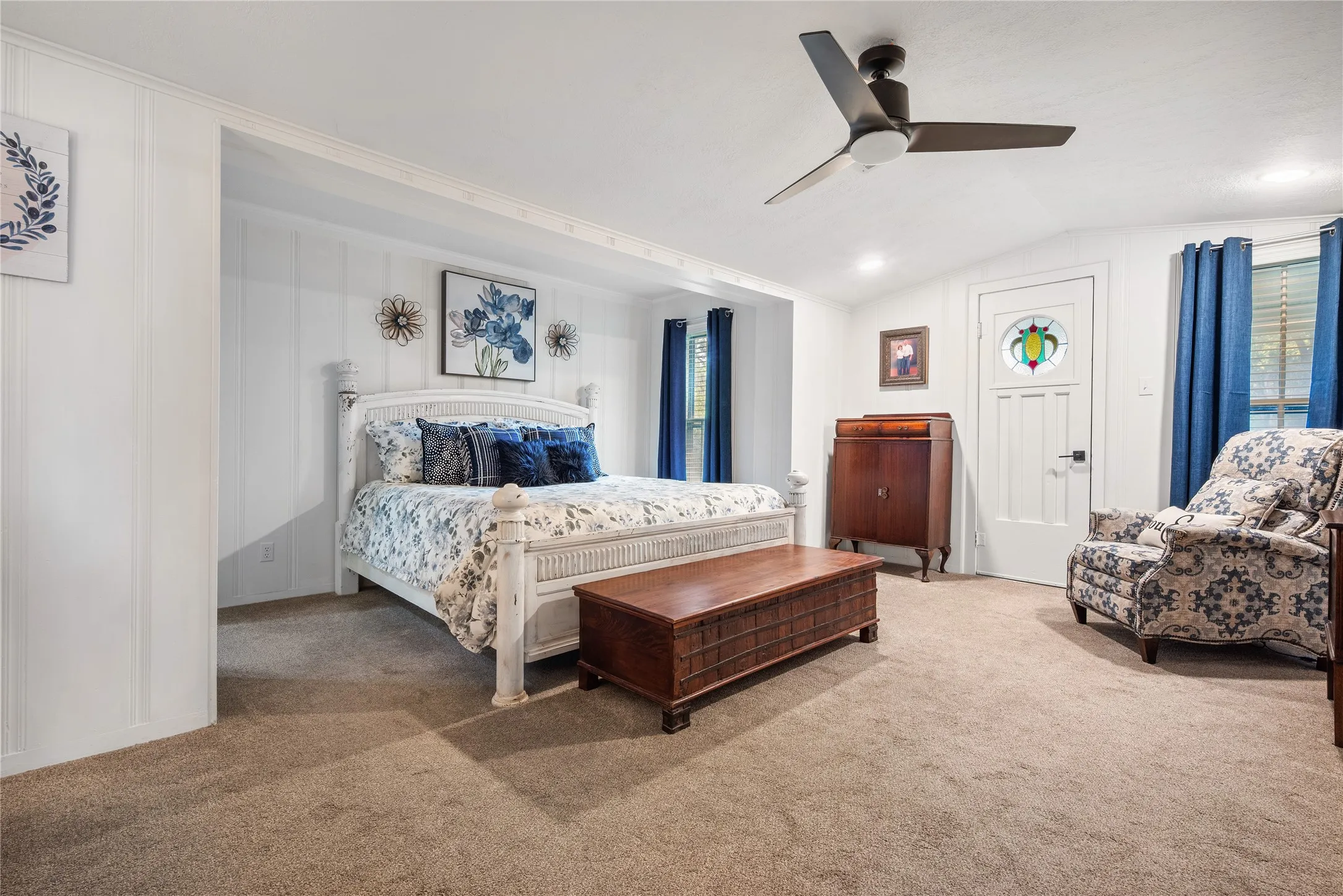 Single Family Residence For Sale in Bosque County , 415 N Avenue I, Clifton, Texas 76634, 3 Bedroom, 3 Bathroom, 3 Garage spaces, 2,490 Sqft, built in 1930, mls#21354010, Real Estate Agent in Clifton, Homes For Sale in Bosque county, Homes For Sale in Clifton, Realtor in Clifton Texas, Real Estate Brokerage Independent Realty Texas, Luminita Cordes Realtor