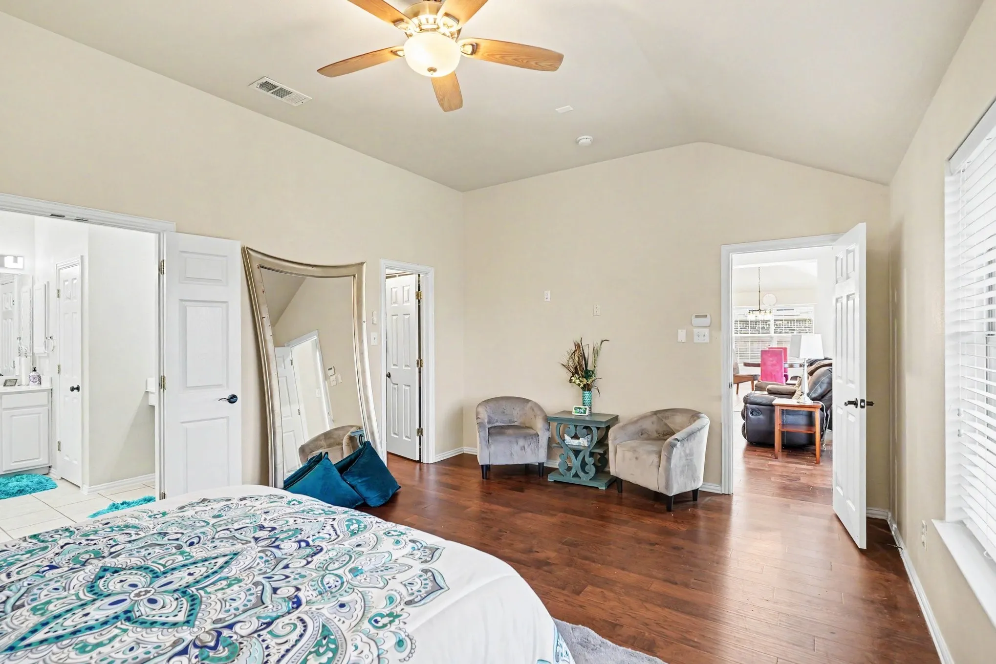 Single Family Residence For Sale in Tarrant County , 4509 Mallow Oak Drive, Fort Worth, Texas 76123, 3 Bedroom, 3 Bathroom, 2 Garage spaces, 2,897 Sqft, built in 2005, Price $349,988, mls#21354848, Real Estate Agent in Fort Worth, Homes For Sale in Tarrant county, Homes For Sale in Fort Worth, Realtor in Fort Worth Texas, Real Estate Brokerage Independent Realty Texas, Luminita Cordes Realtor