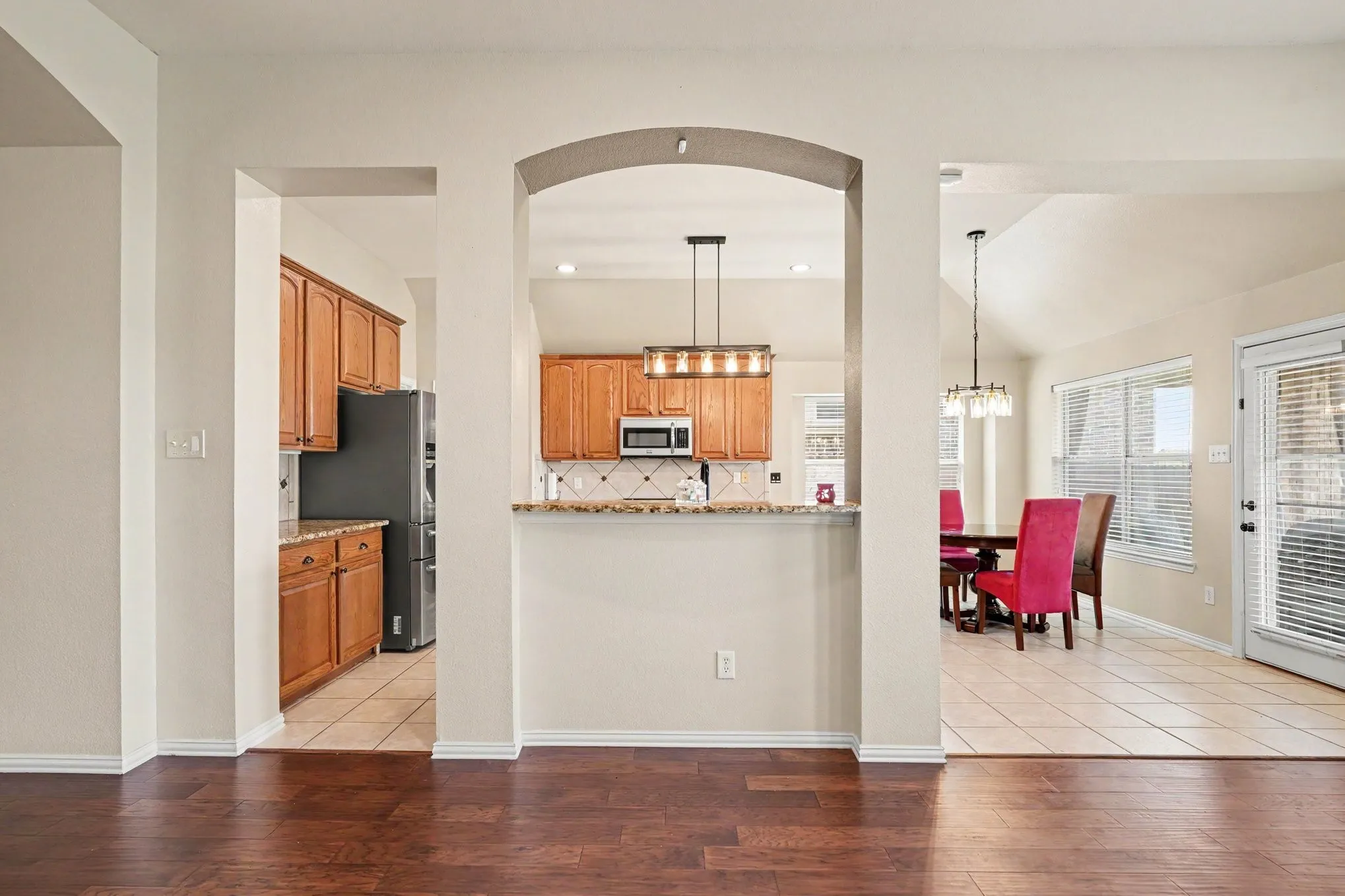 Single Family Residence For Sale in Tarrant County , 4509 Mallow Oak Drive, Fort Worth, Texas 76123, 3 Bedroom, 3 Bathroom, 2 Garage spaces, 2,897 Sqft, built in 2005, Price $349,988, mls#21354848, Real Estate Agent in Fort Worth, Homes For Sale in Tarrant county, Homes For Sale in Fort Worth, Realtor in Fort Worth Texas, Real Estate Brokerage Independent Realty Texas, Luminita Cordes Realtor
