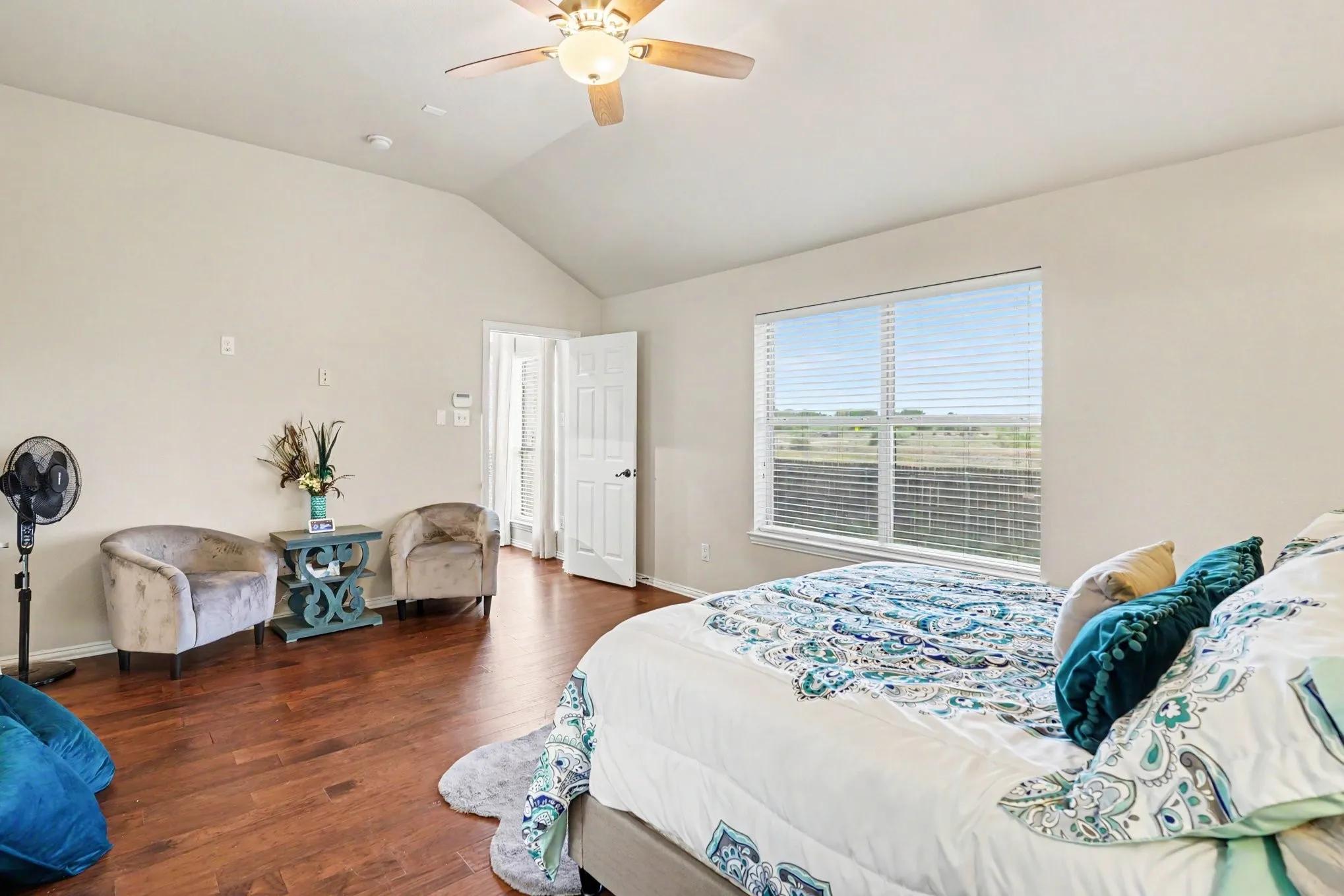 Single Family Residence For Sale in Tarrant County , 4509 Mallow Oak Drive, Fort Worth, Texas 76123, 3 Bedroom, 3 Bathroom, 2 Garage spaces, 2,897 Sqft, built in 2005, Price $349,988, mls#21354848, Real Estate Agent in Fort Worth, Homes For Sale in Tarrant county, Homes For Sale in Fort Worth, Realtor in Fort Worth Texas, Real Estate Brokerage Independent Realty Texas, Luminita Cordes Realtor