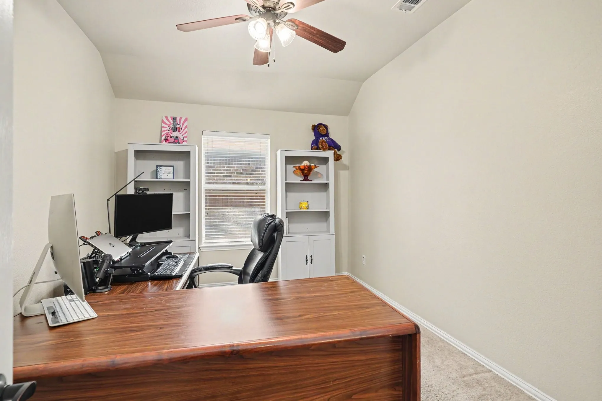 Single Family Residence For Sale in Tarrant County , 4509 Mallow Oak Drive, Fort Worth, Texas 76123, 3 Bedroom, 3 Bathroom, 2 Garage spaces, 2,897 Sqft, built in 2005, Price $349,988, mls#21354848, Real Estate Agent in Fort Worth, Homes For Sale in Tarrant county, Homes For Sale in Fort Worth, Realtor in Fort Worth Texas, Real Estate Brokerage Independent Realty Texas, Luminita Cordes Realtor