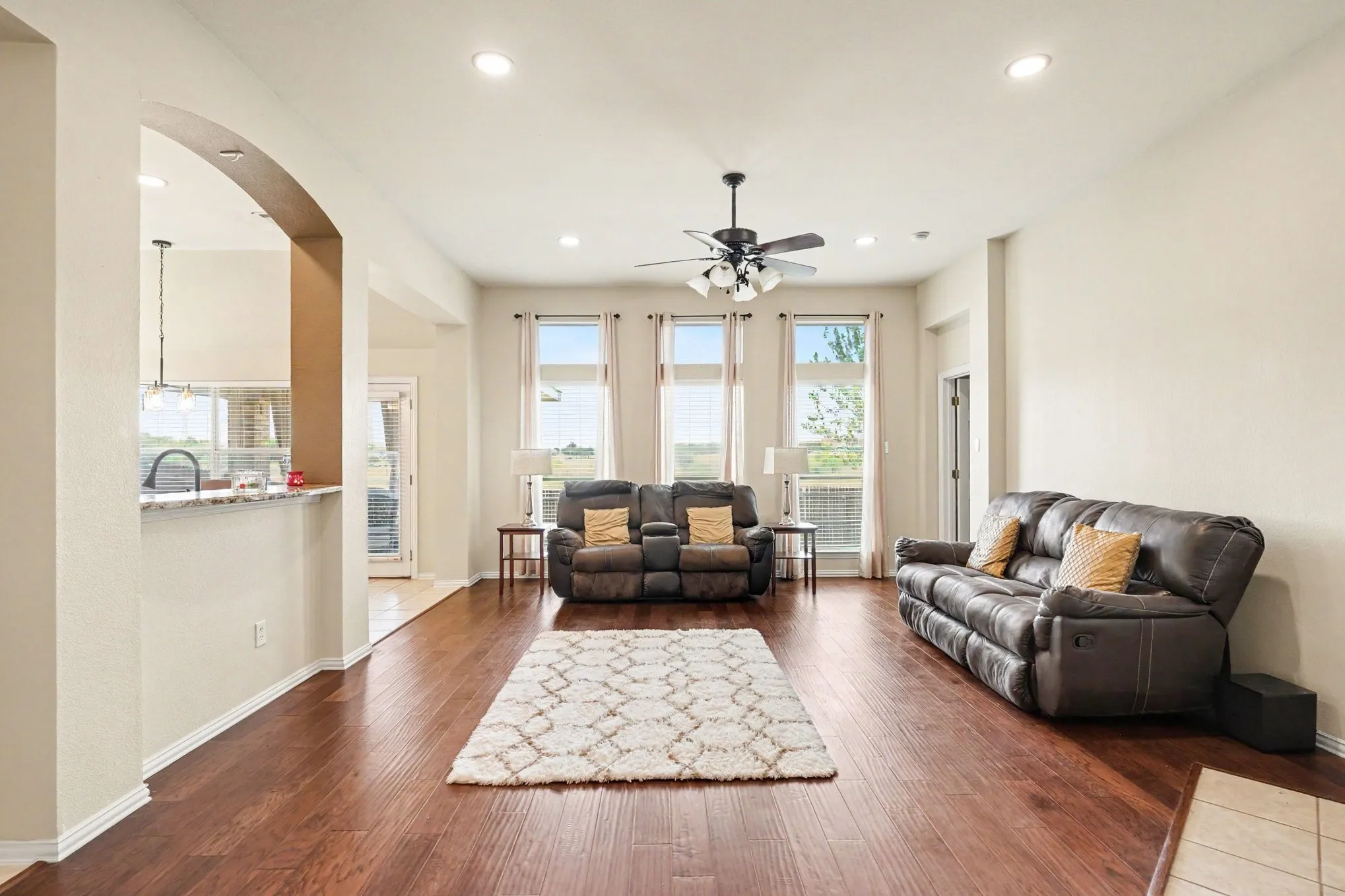 Single Family Residence For Sale in Tarrant County , 4509 Mallow Oak Drive, Fort Worth, Texas 76123, 3 Bedroom, 3 Bathroom, 2 Garage spaces, 2,897 Sqft, built in 2005, Price $349,988, mls#21354848, Real Estate Agent in Fort Worth, Homes For Sale in Tarrant county, Homes For Sale in Fort Worth, Realtor in Fort Worth Texas, Real Estate Brokerage Independent Realty Texas, Luminita Cordes Realtor