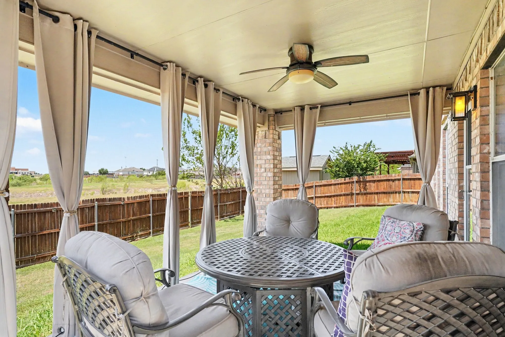 Single Family Residence For Sale in Tarrant County , 4509 Mallow Oak Drive, Fort Worth, Texas 76123, 3 Bedroom, 3 Bathroom, 2 Garage spaces, 2,897 Sqft, built in 2005, Price $349,988, mls#21354848, Real Estate Agent in Fort Worth, Homes For Sale in Tarrant county, Homes For Sale in Fort Worth, Realtor in Fort Worth Texas, Real Estate Brokerage Independent Realty Texas, Luminita Cordes Realtor