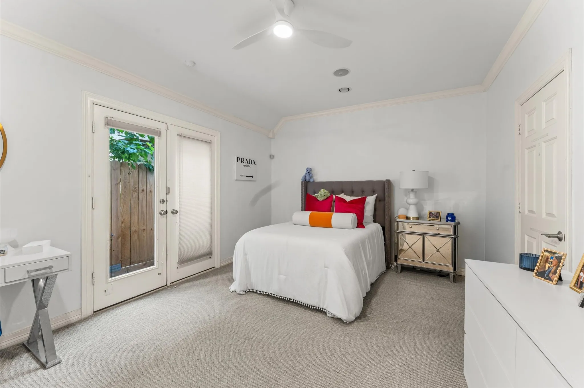Townhouse For Sale in Harris County , 5327 Nolda Street B, Houston, Texas 77007, 3 Bedroom, 4 Bathroom, 2 Garage spaces, 2,323 Sqft, built in 2002, mls#21352690, Real Estate Agent in Houston, Homes For Sale in Harris county, Homes For Sale in Houston, Realtor in Houston Texas, Real Estate Brokerage Independent Realty Texas, Luminita Cordes Realtor