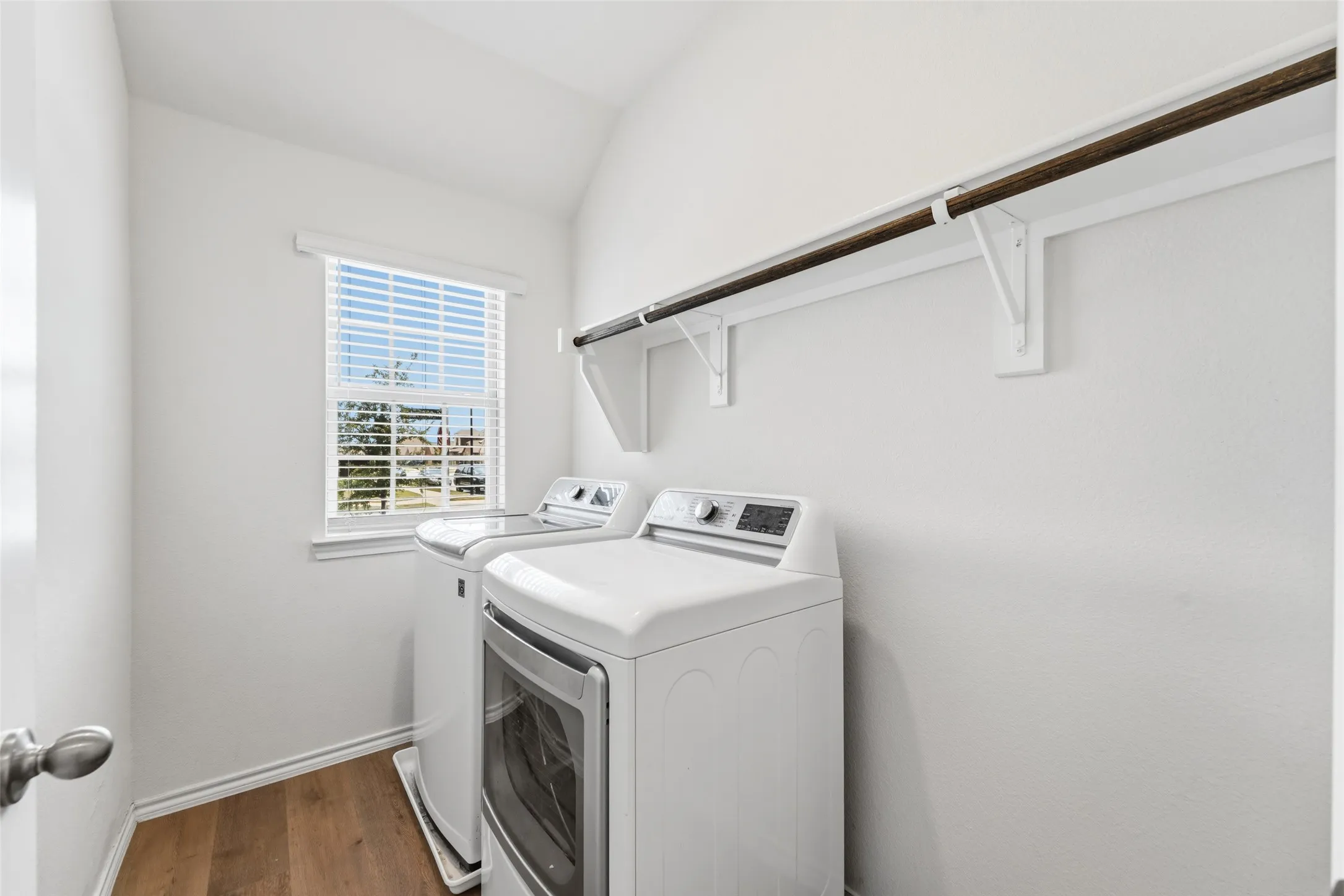 Washer/Dryer Included