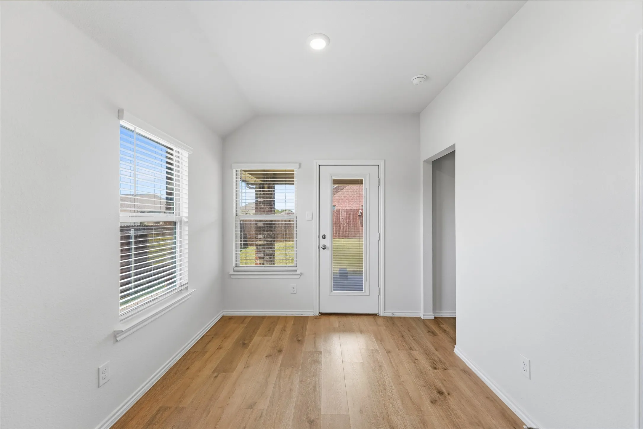 Single Family Residence For Sale in Collin County , 601 Nature Stroll Road, Lavon, Texas 75166, 3 Bedroom, 2 Bathroom, 2 Garage spaces, 1,416 Sqft, built in 2023, mls#21352299, Real Estate Agent in Lavon, Homes For Sale in Collin county, Homes For Sale in Lavon, Realtor in Lavon Texas, Real Estate Brokerage Independent Realty Texas, Luminita Cordes Realtor