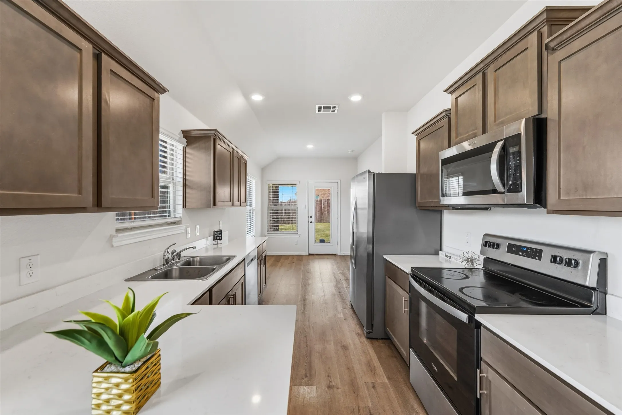 Single Family Residence For Sale in Collin County , 601 Nature Stroll Road, Lavon, Texas 75166, 3 Bedroom, 2 Bathroom, 2 Garage spaces, 1,416 Sqft, built in 2023, mls#21352299, Real Estate Agent in Lavon, Homes For Sale in Collin county, Homes For Sale in Lavon, Realtor in Lavon Texas, Real Estate Brokerage Independent Realty Texas, Luminita Cordes Realtor