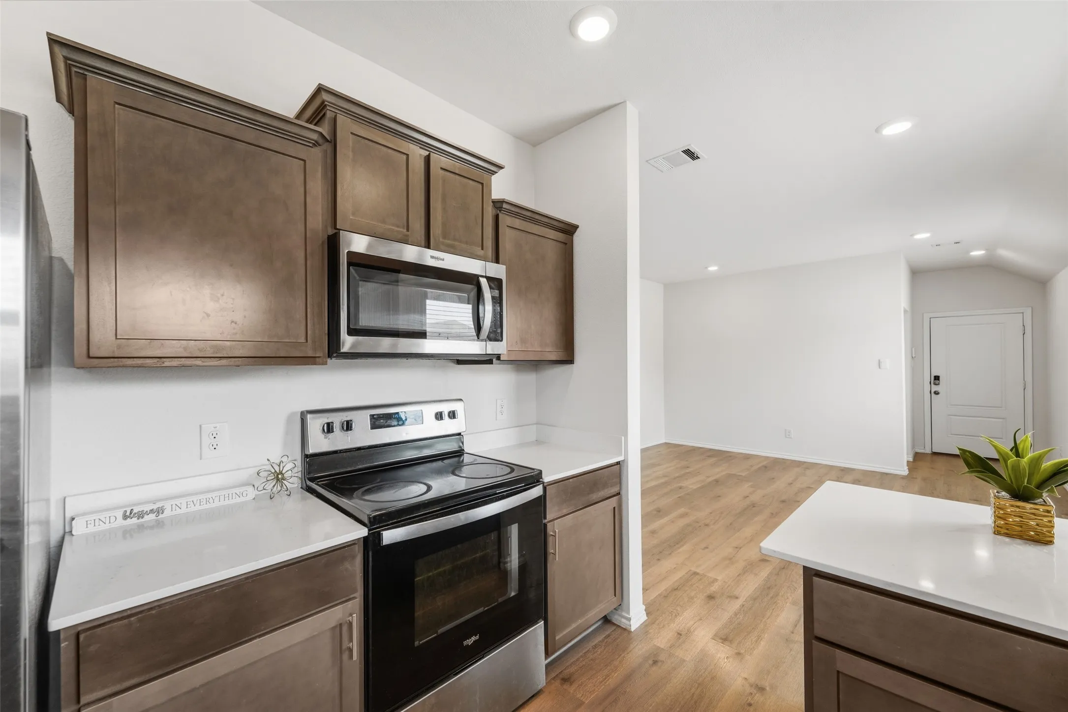 Single Family Residence For Sale in Collin County , 601 Nature Stroll Road, Lavon, Texas 75166, 3 Bedroom, 2 Bathroom, 2 Garage spaces, 1,416 Sqft, built in 2023, mls#21352299, Real Estate Agent in Lavon, Homes For Sale in Collin county, Homes For Sale in Lavon, Realtor in Lavon Texas, Real Estate Brokerage Independent Realty Texas, Luminita Cordes Realtor