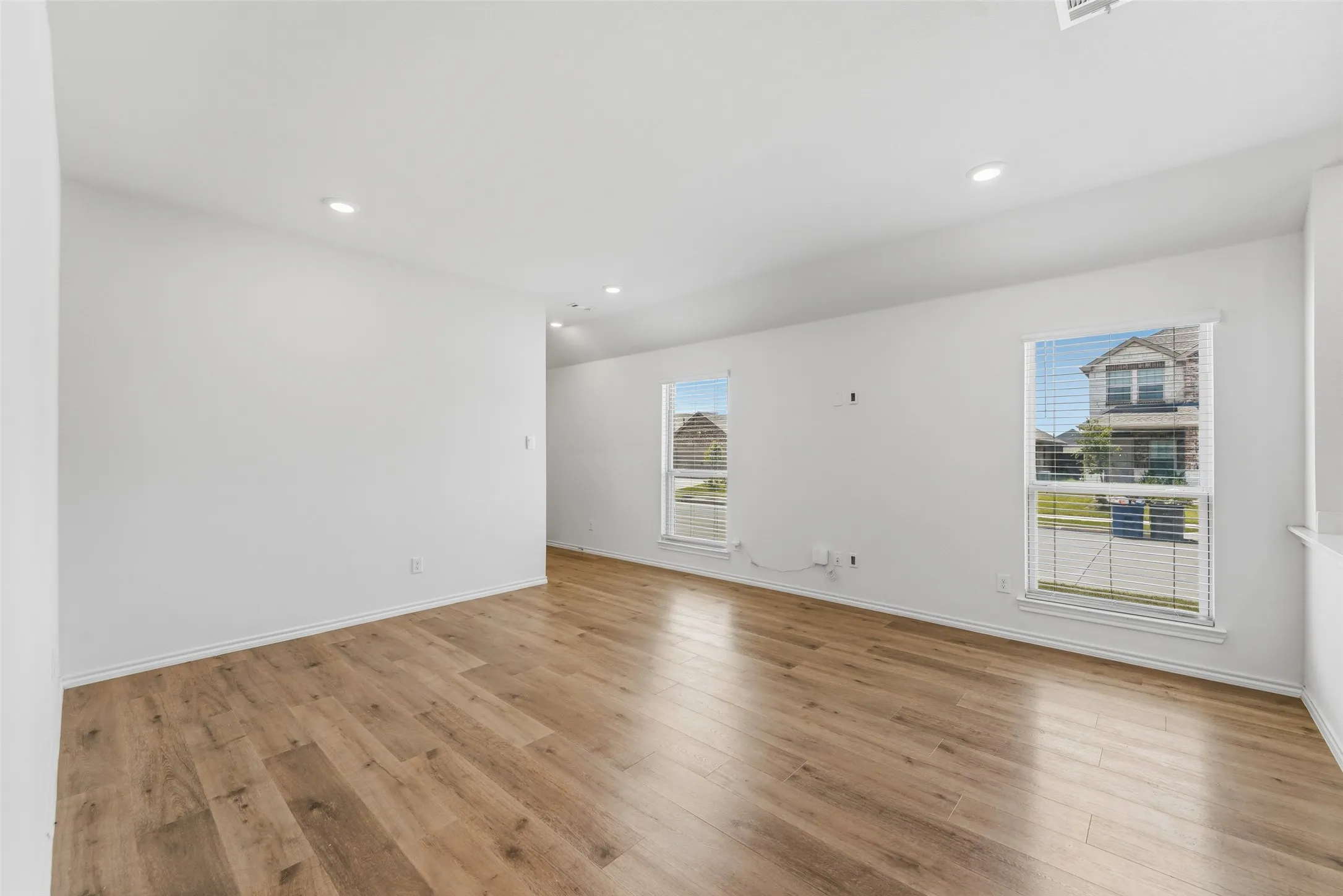 Single Family Residence For Sale in Collin County , 601 Nature Stroll Road, Lavon, Texas 75166, 3 Bedroom, 2 Bathroom, 2 Garage spaces, 1,416 Sqft, built in 2023, mls#21352299, Real Estate Agent in Lavon, Homes For Sale in Collin county, Homes For Sale in Lavon, Realtor in Lavon Texas, Real Estate Brokerage Independent Realty Texas, Luminita Cordes Realtor