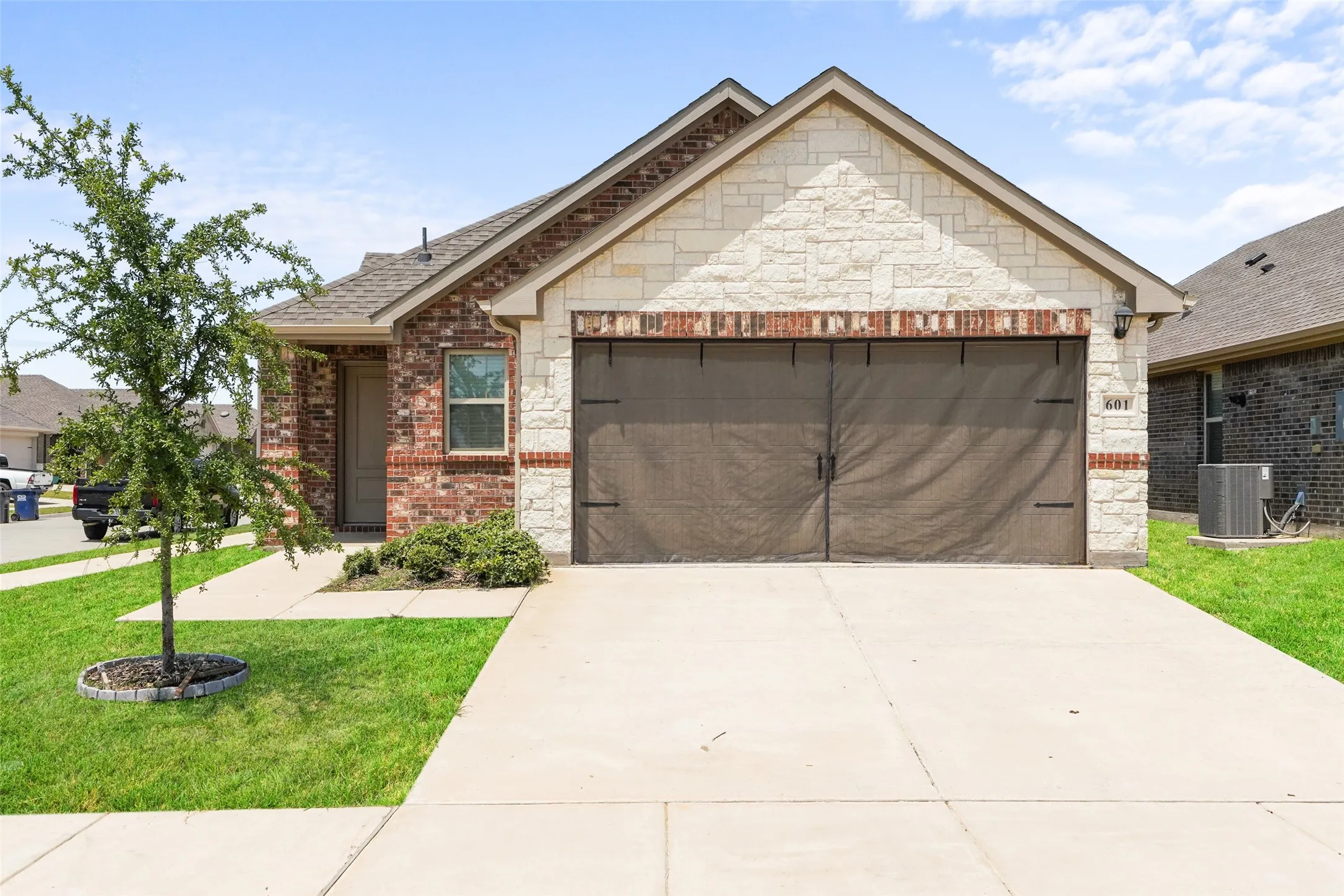 Single Family Residence For Rent in Collin County , 601 Nature Stroll Road, Lavon, Texas 75166, 3 Bedroom, 2 Bathroom, 2 Garage spaces, 1,416 Sqft, built in 2023, Price $2,300, mls#21352330, Real Estate Agent in Lavon, Homes For Rent in Collin county, Homes For Rent in Lavon, Realtor in Lavon Texas, Real Estate Brokerage Independent Realty Texas, Luminita Cordes Realtor