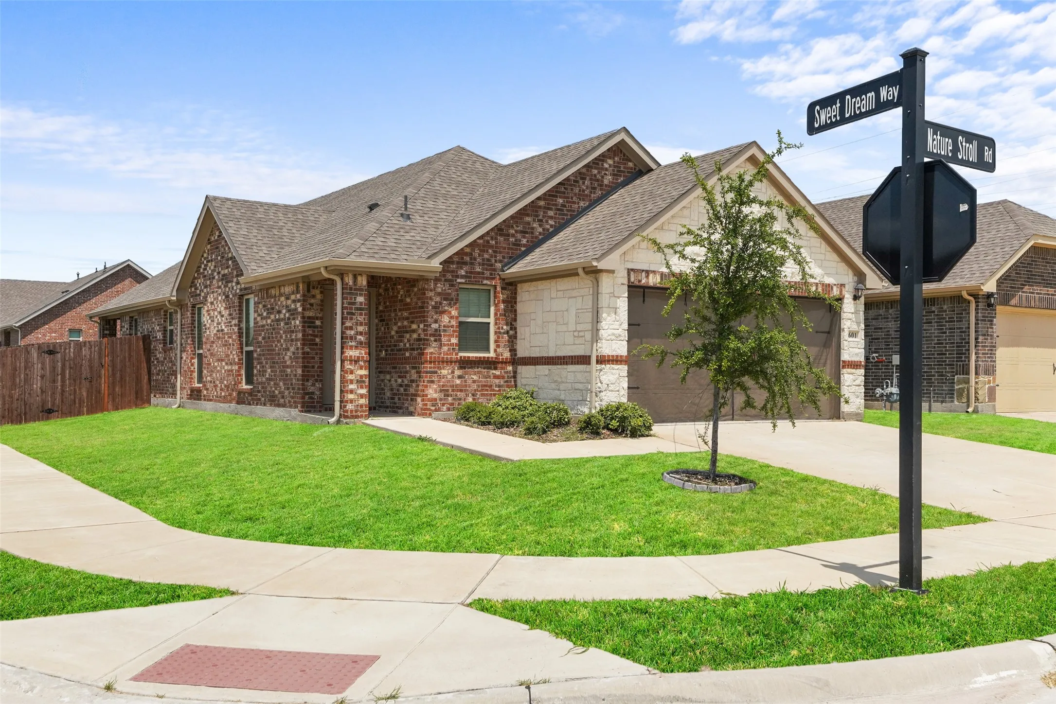 Single Family Residence For Rent in Collin County , 601 Nature Stroll Road, Lavon, Texas 75166, 3 Bedroom, 2 Bathroom, 2 Garage spaces, 1,416 Sqft, built in 2023, Price $2,300, mls#21352330, Real Estate Agent in Lavon, Homes For Rent in Collin county, Homes For Rent in Lavon, Realtor in Lavon Texas, Real Estate Brokerage Independent Realty Texas, Luminita Cordes Realtor