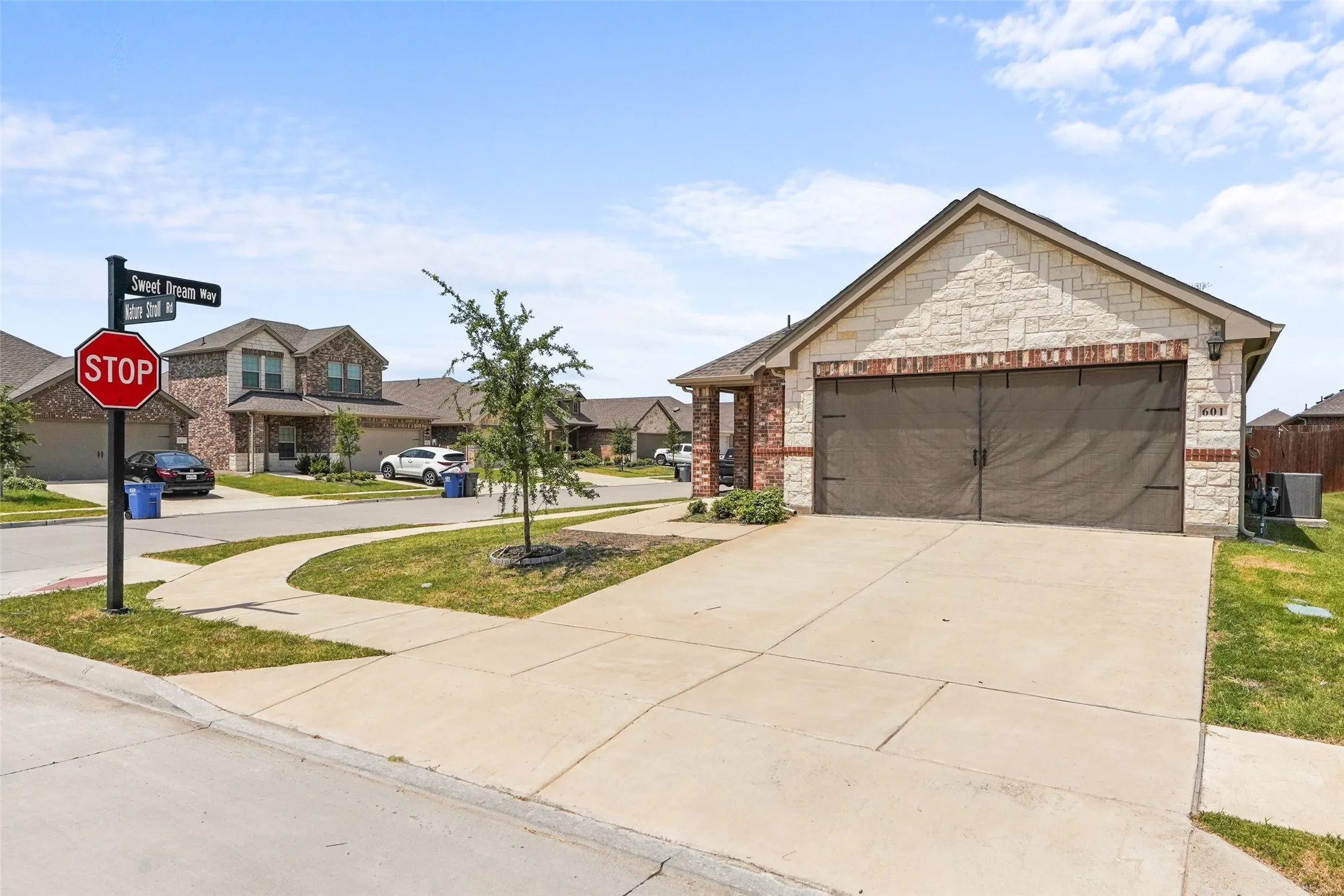 Single Family Residence For Rent in Collin County , 601 Nature Stroll Road, Lavon, Texas 75166, 3 Bedroom, 2 Bathroom, 2 Garage spaces, 1,416 Sqft, built in 2023, Price $2,300, mls#21352330, Real Estate Agent in Lavon, Homes For Rent in Collin county, Homes For Rent in Lavon, Realtor in Lavon Texas, Real Estate Brokerage Independent Realty Texas, Luminita Cordes Realtor