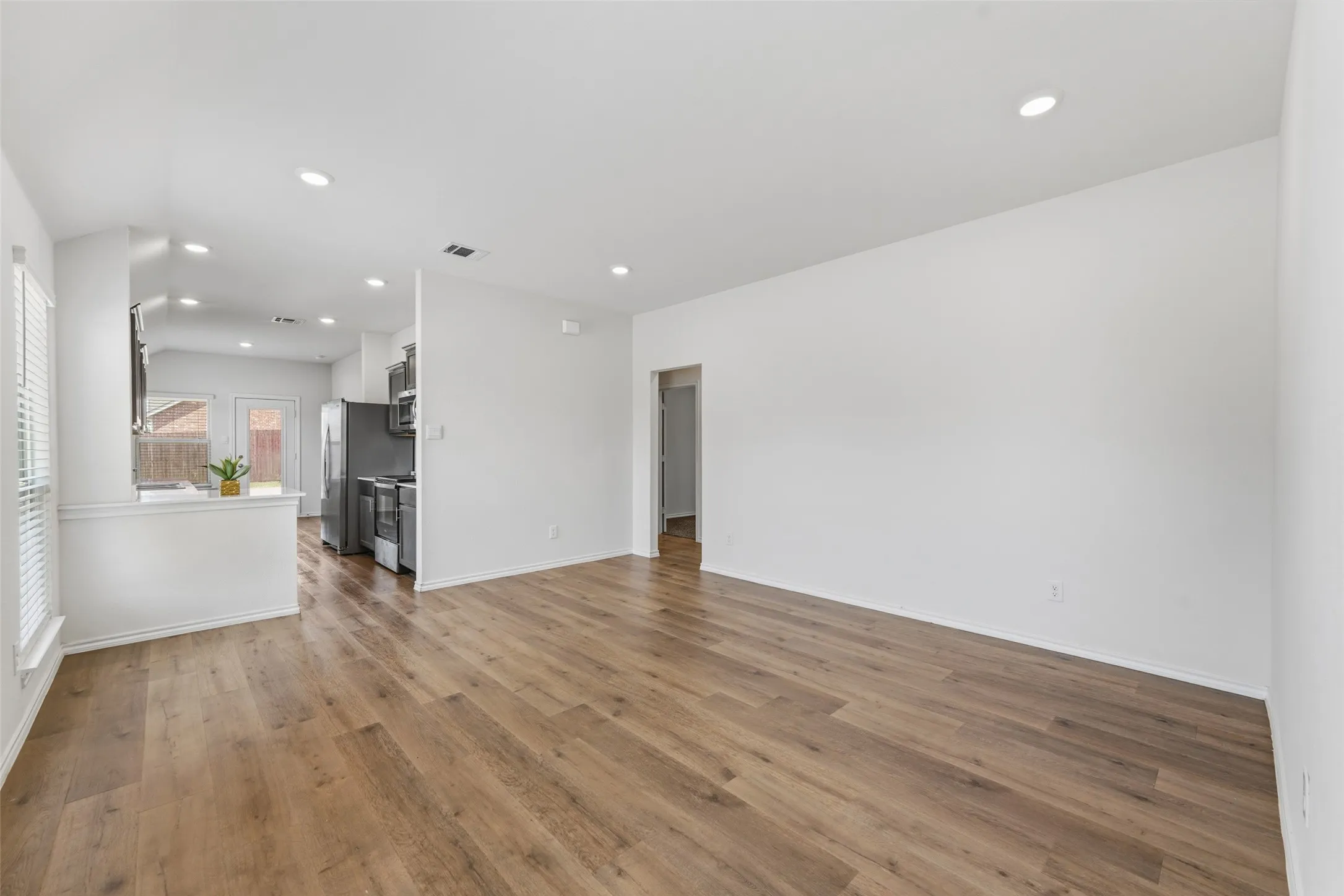 Single Family Residence For Rent in Collin County , 601 Nature Stroll Road, Lavon, Texas 75166, 3 Bedroom, 2 Bathroom, 2 Garage spaces, 1,416 Sqft, built in 2023, Price $2,300, mls#21352330, Real Estate Agent in Lavon, Homes For Rent in Collin county, Homes For Rent in Lavon, Realtor in Lavon Texas, Real Estate Brokerage Independent Realty Texas, Luminita Cordes Realtor