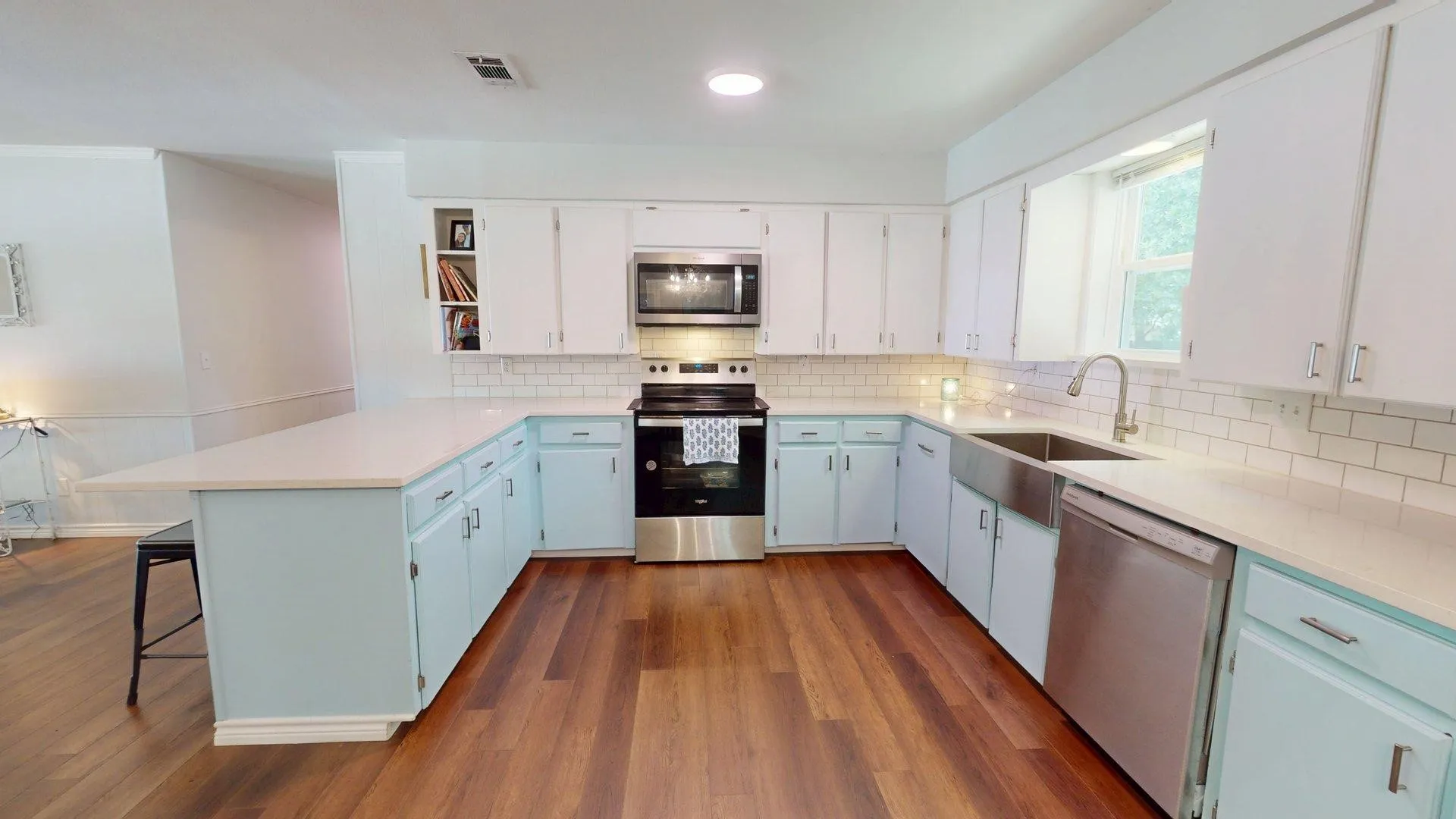 Single Family Residence For Sale in Henderson County , 3308 Bogota Street, Athens, Texas 75752, 3 Bedroom, 2 Bathroom, 2 Garage spaces, 1,817 Sqft, built in 1976, mls#21354011, Real Estate Agent in Athens, Homes For Sale in Henderson county, Homes For Sale in Athens, Realtor in Athens Texas, Real Estate Brokerage Independent Realty Texas, Luminita Cordes Realtor