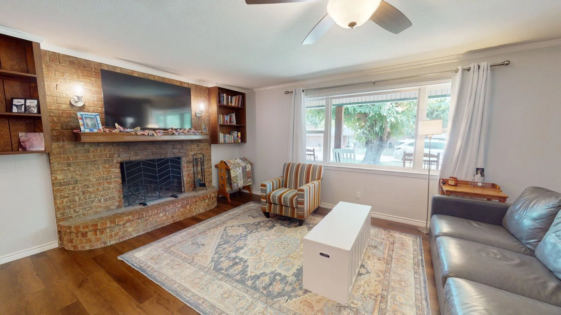 Single Family Residence For Sale in Henderson County , 3308 Bogota Street, Athens, Texas 75752, 3 Bedroom, 2 Bathroom, 2 Garage spaces, 1,817 Sqft, built in 1976, mls#21354011, Real Estate Agent in Athens, Homes For Sale in Henderson county, Homes For Sale in Athens, Realtor in Athens Texas, Real Estate Brokerage Independent Realty Texas, Luminita Cordes Realtor