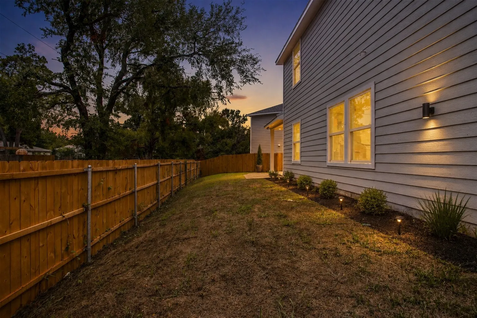 Single Family Residence For Rent in Hunt County , 134 Canales Circle, Greenville, Texas 75401, 3 Bedroom, 3 Bathroom, 2 Garage spaces, 1,802 Sqft, built in 2022, mls#21354863, Real Estate Agent in Greenville, Homes For Rent in Hunt county, Homes For Rent in Greenville, Realtor in Greenville Texas, Real Estate Brokerage Independent Realty Texas, Luminita Cordes Realtor