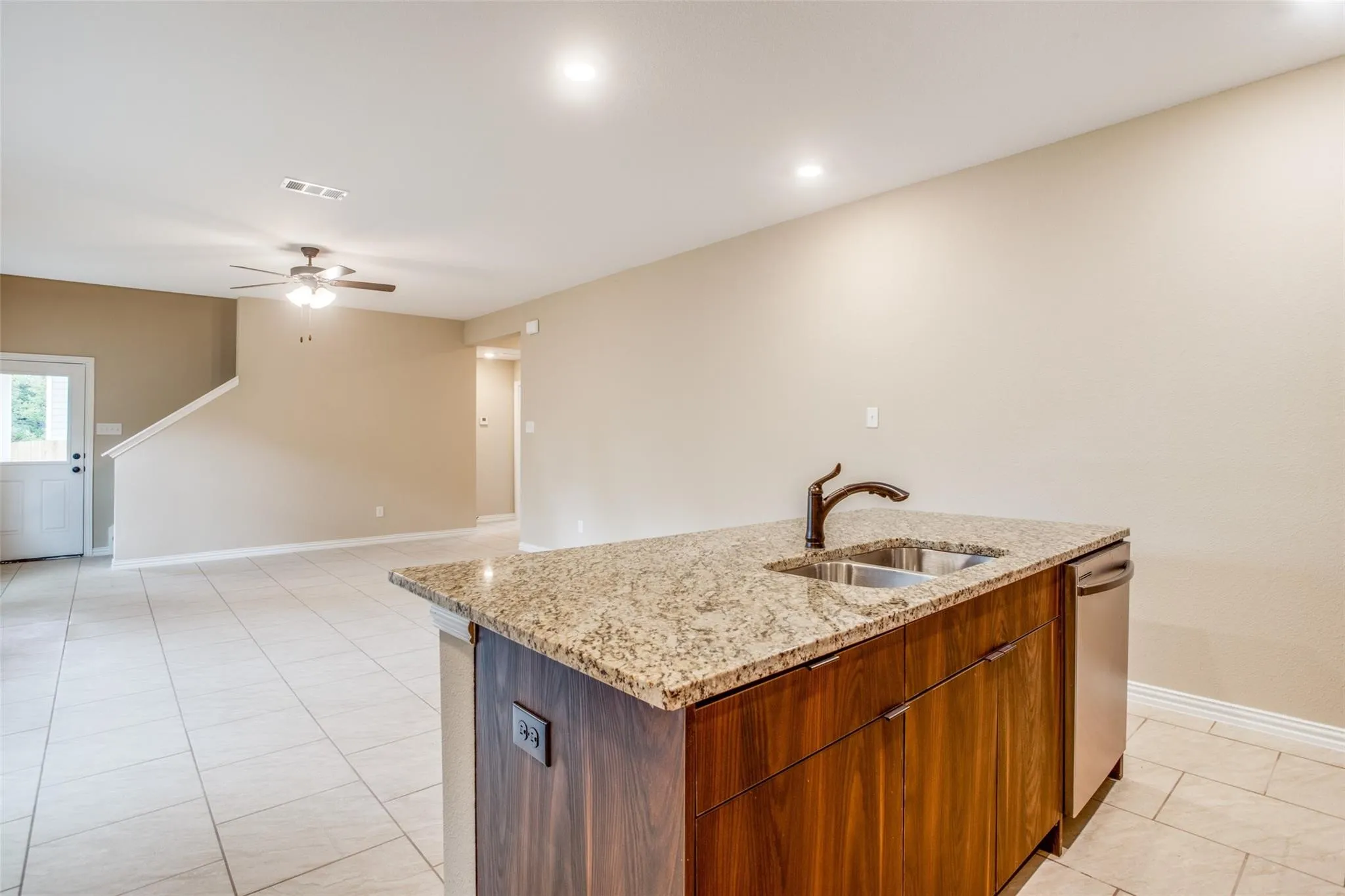Single Family Residence For Rent in Hunt County , 134 Canales Circle, Greenville, Texas 75401, 3 Bedroom, 3 Bathroom, 2 Garage spaces, 1,802 Sqft, built in 2022, mls#21354863, Real Estate Agent in Greenville, Homes For Rent in Hunt county, Homes For Rent in Greenville, Realtor in Greenville Texas, Real Estate Brokerage Independent Realty Texas, Luminita Cordes Realtor