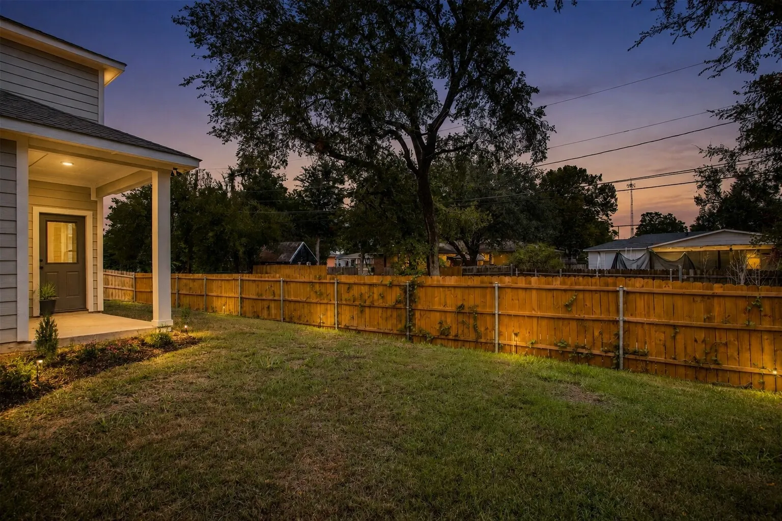 Single Family Residence For Rent in Hunt County , 134 Canales Circle, Greenville, Texas 75401, 3 Bedroom, 3 Bathroom, 2 Garage spaces, 1,802 Sqft, built in 2022, mls#21354863, Real Estate Agent in Greenville, Homes For Rent in Hunt county, Homes For Rent in Greenville, Realtor in Greenville Texas, Real Estate Brokerage Independent Realty Texas, Luminita Cordes Realtor