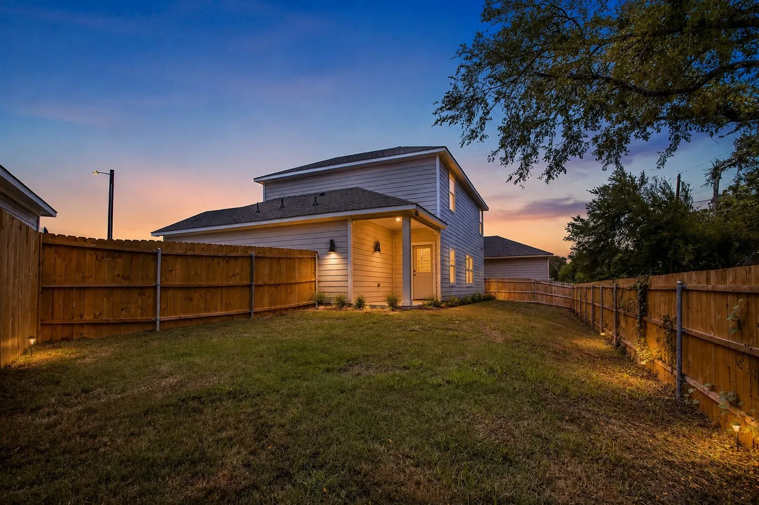 Single Family Residence For Rent in Hunt County , 134 Canales Circle, Greenville, Texas 75401, 3 Bedroom, 3 Bathroom, 2 Garage spaces, 1,802 Sqft, built in 2022, mls#21354863, Real Estate Agent in Greenville, Homes For Rent in Hunt county, Homes For Rent in Greenville, Realtor in Greenville Texas, Real Estate Brokerage Independent Realty Texas, Luminita Cordes Realtor