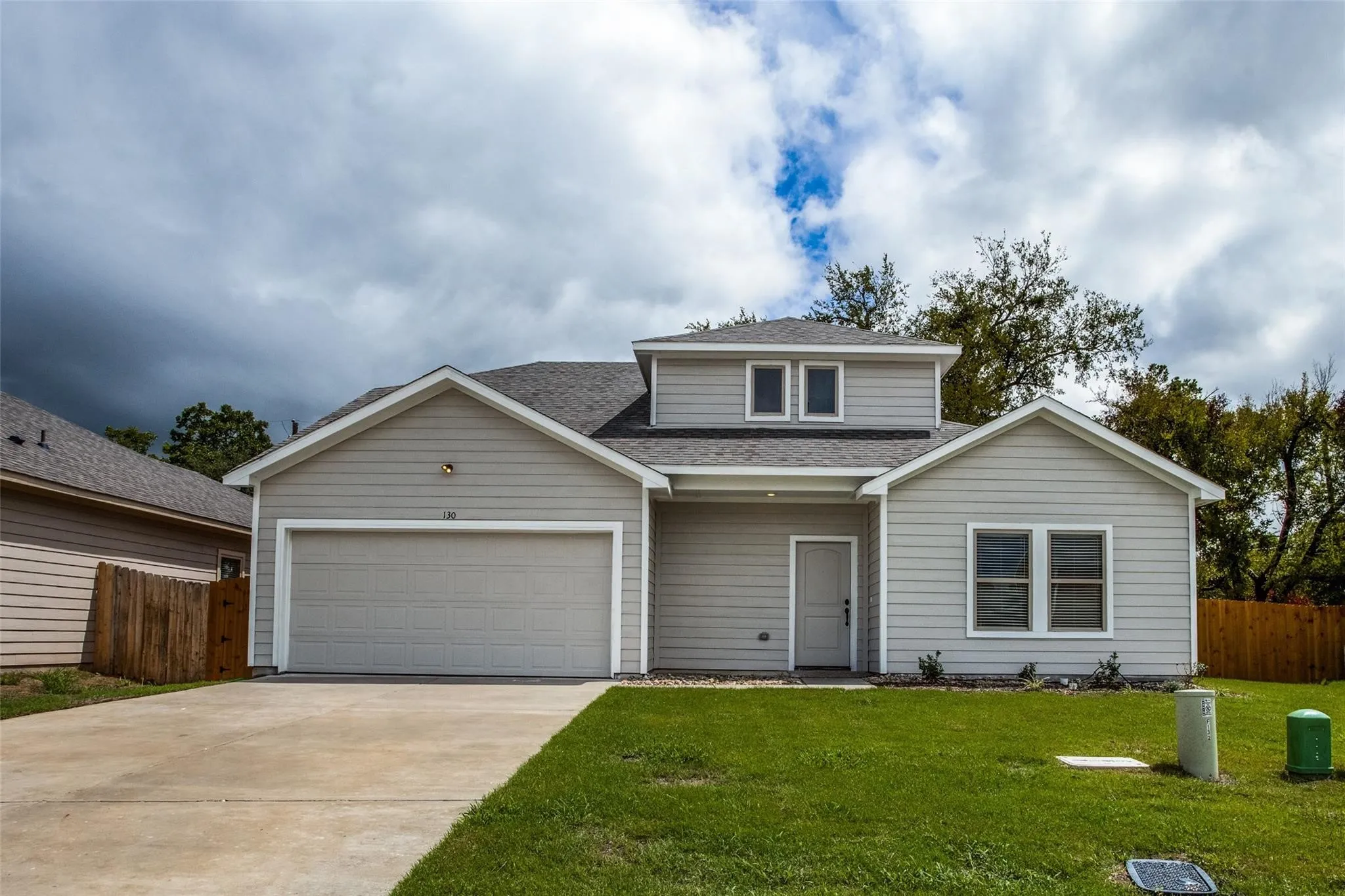 Single Family Residence For Rent in Hunt County , 134 Canales Circle, Greenville, Texas 75401, 3 Bedroom, 3 Bathroom, 2 Garage spaces, 1,802 Sqft, built in 2022, mls#21354863, Real Estate Agent in Greenville, Homes For Rent in Hunt county, Homes For Rent in Greenville, Realtor in Greenville Texas, Real Estate Brokerage Independent Realty Texas, Luminita Cordes Realtor