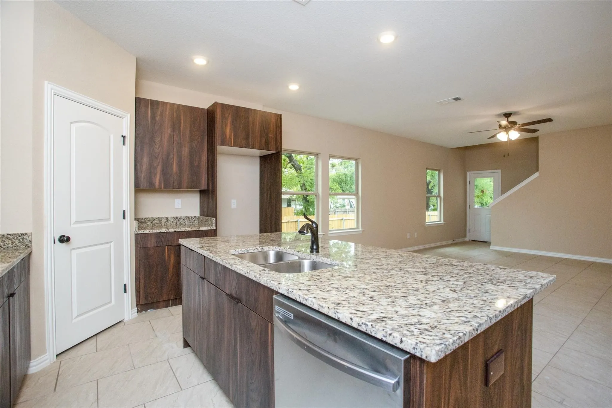 Single Family Residence For Rent in Hunt County , 134 Canales Circle, Greenville, Texas 75401, 3 Bedroom, 3 Bathroom, 2 Garage spaces, 1,802 Sqft, built in 2022, mls#21354863, Real Estate Agent in Greenville, Homes For Rent in Hunt county, Homes For Rent in Greenville, Realtor in Greenville Texas, Real Estate Brokerage Independent Realty Texas, Luminita Cordes Realtor